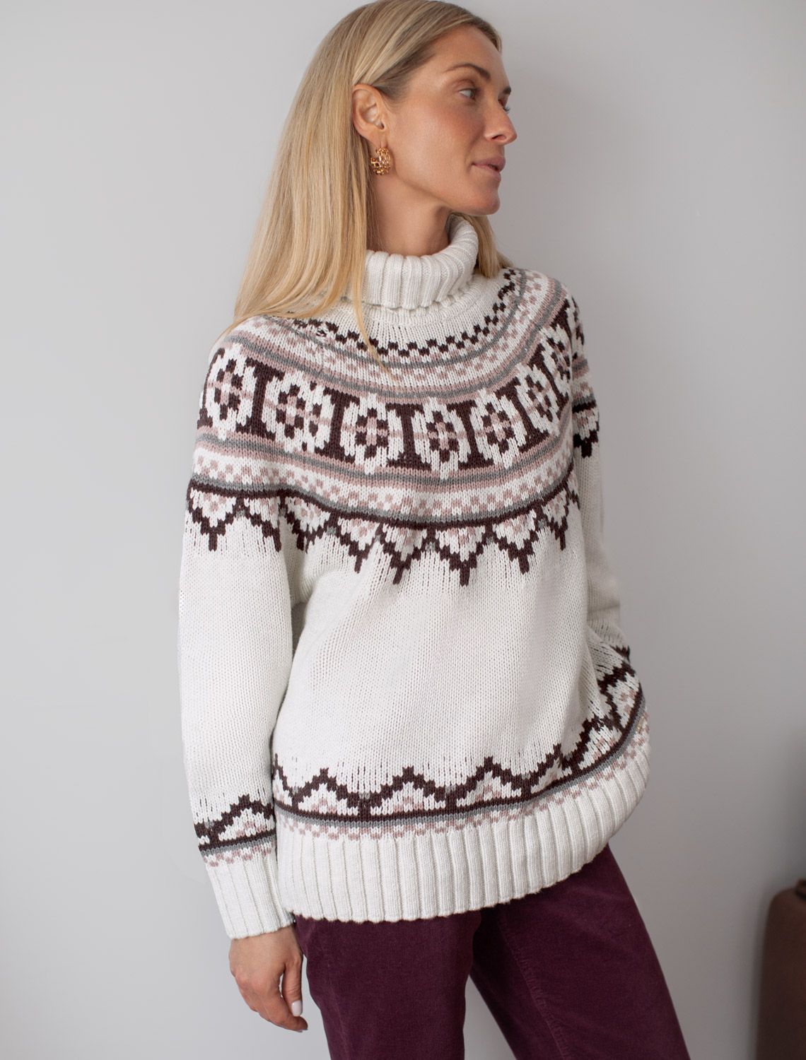 картинка Свитер женский натуральный белый магазин Одежда+ являющийся официальным дистрибьютором в России 