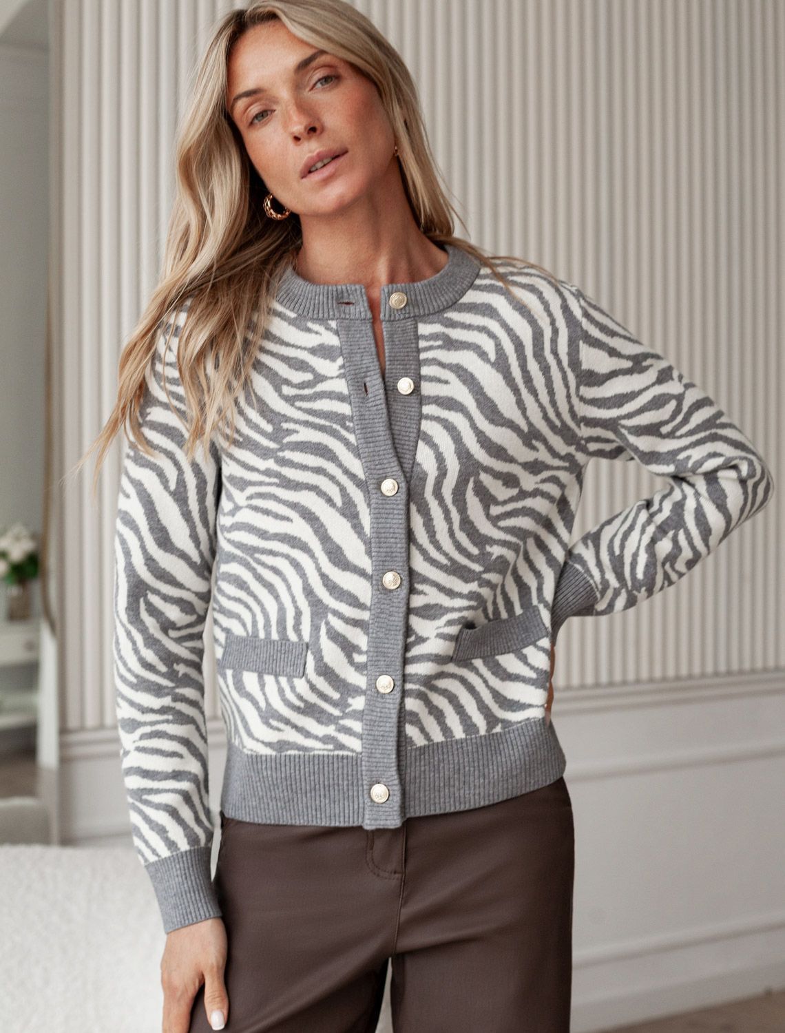 картинка Кардиган женский серый магазин Одежда+ являющийся официальным дистрибьютором в России 