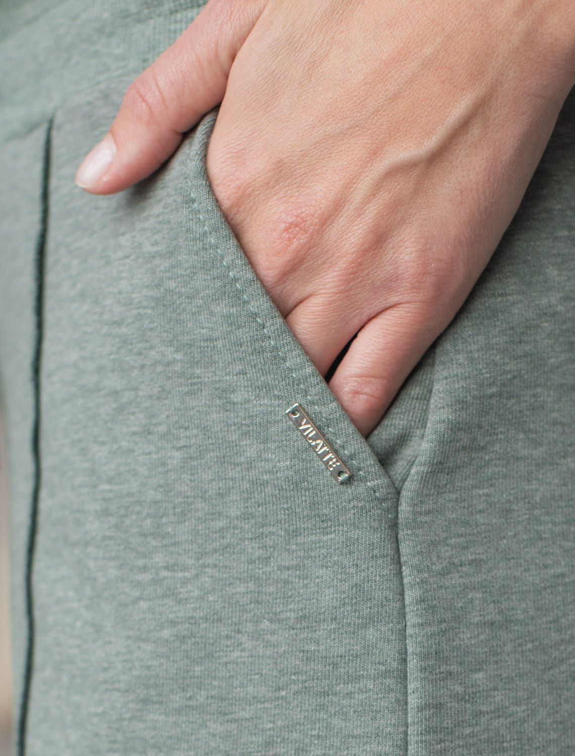 картинка Брюки женские оливковый меланж магазин Одежда+ являющийся официальным дистрибьютором в России 