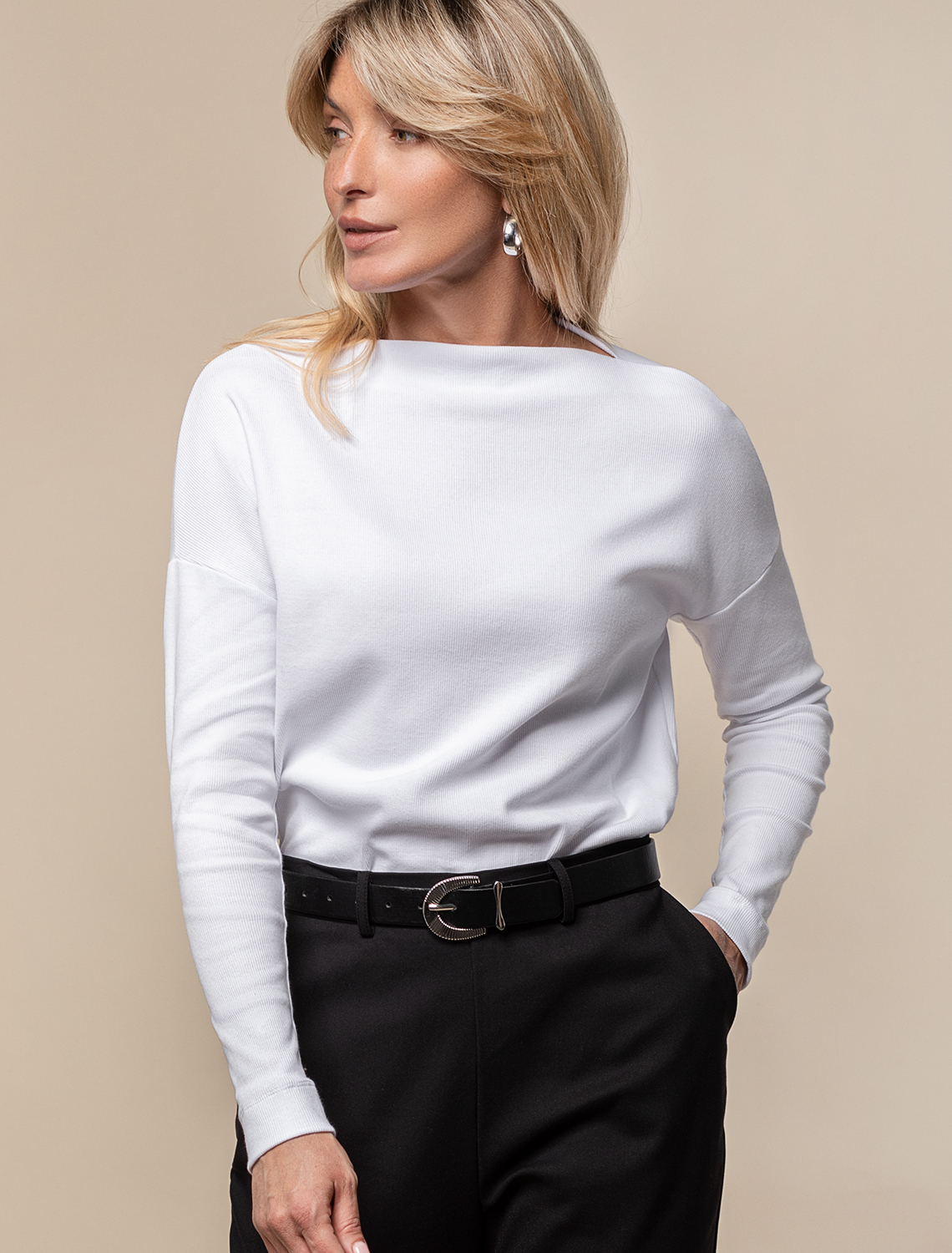 картинка Джемпер женский белый магазин Одежда+ являющийся официальным дистрибьютором в России 