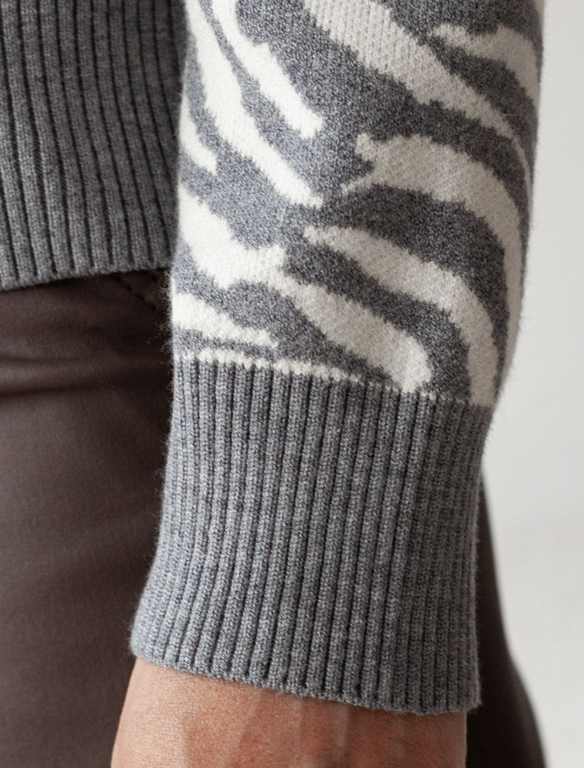 картинка Кардиган женский серый от магазина Одежда+