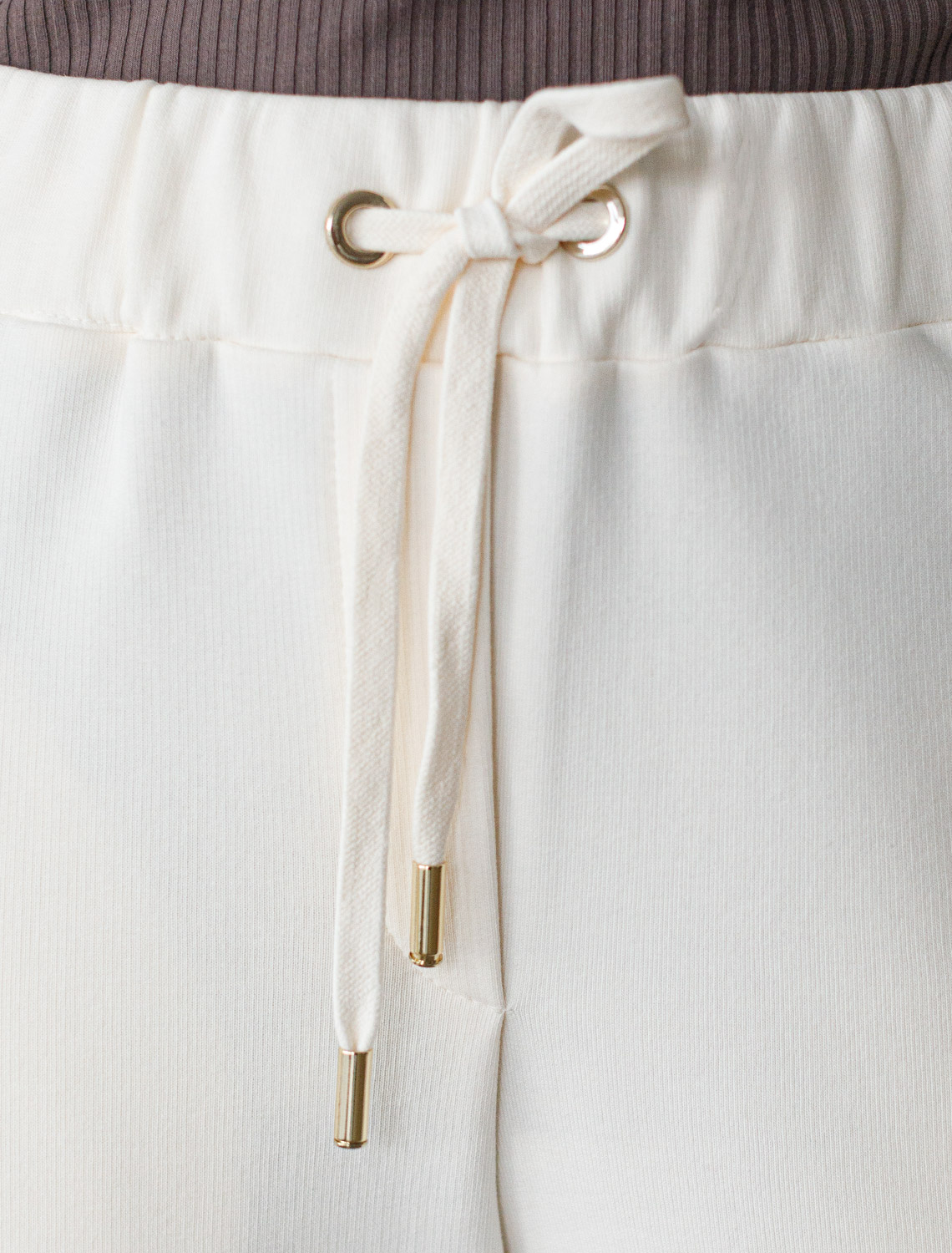 картинка Брюки женские молочный от магазина Одежда+