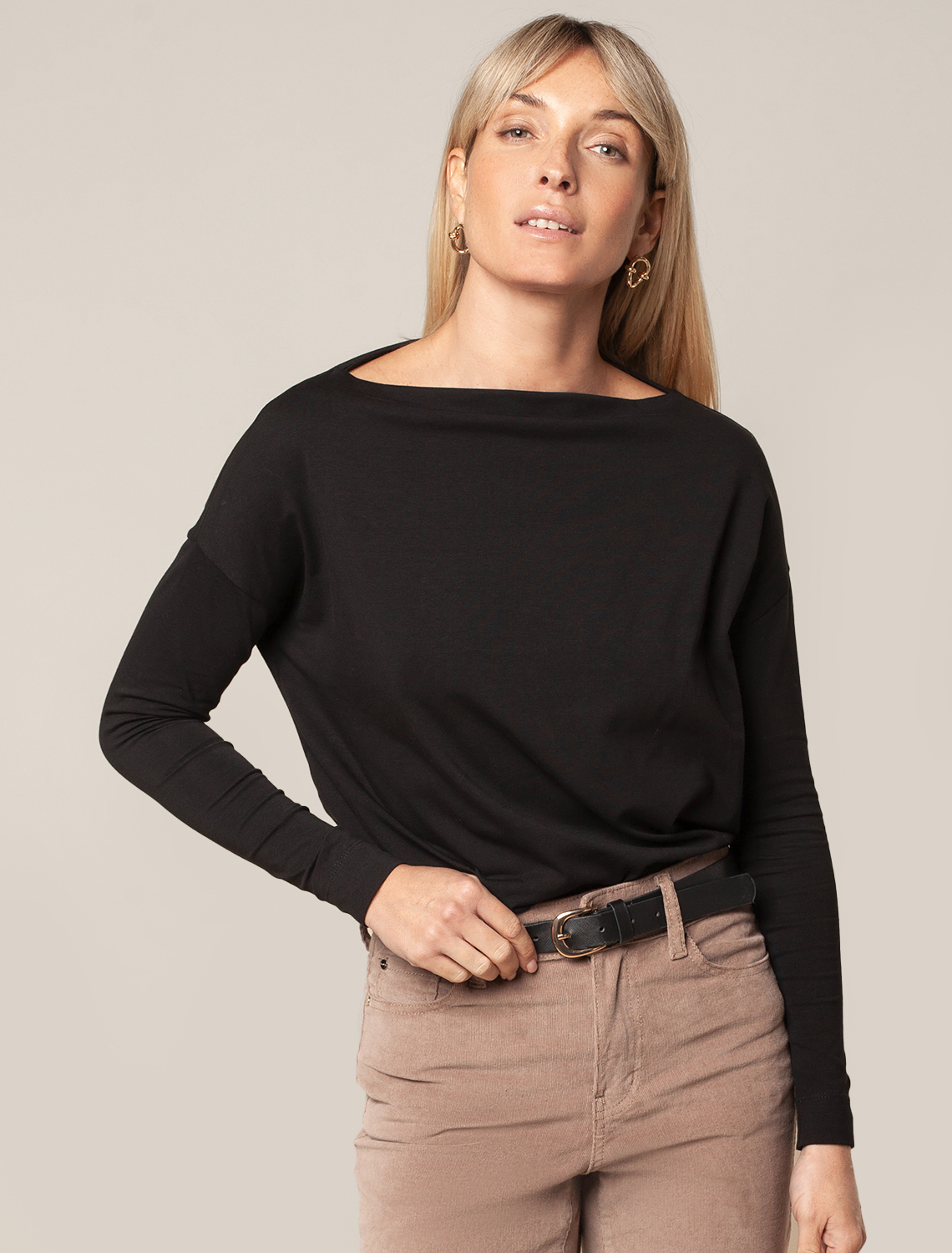 картинка Джемпер женский черный магазин Одежда+ являющийся официальным дистрибьютором в России 