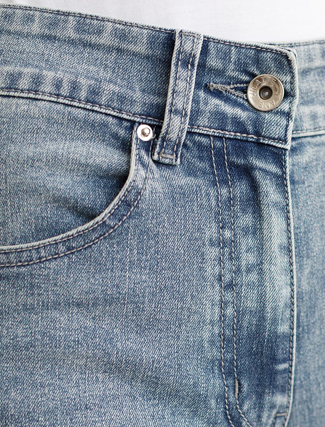 картинка Джинсы женские голубой от магазина Одежда+