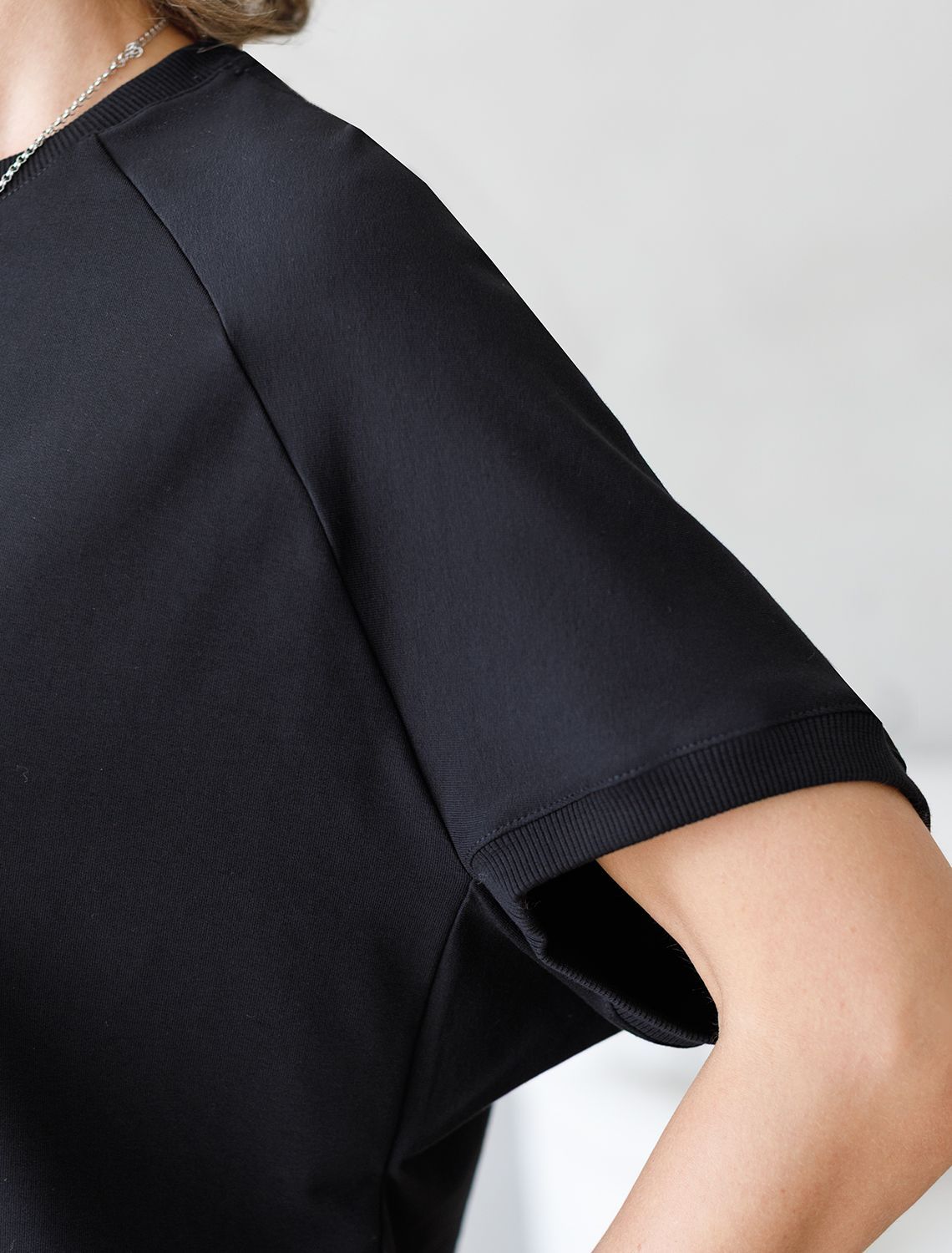 картинка Футболка женская черный магазин Одежда+ являющийся официальным дистрибьютором в России 