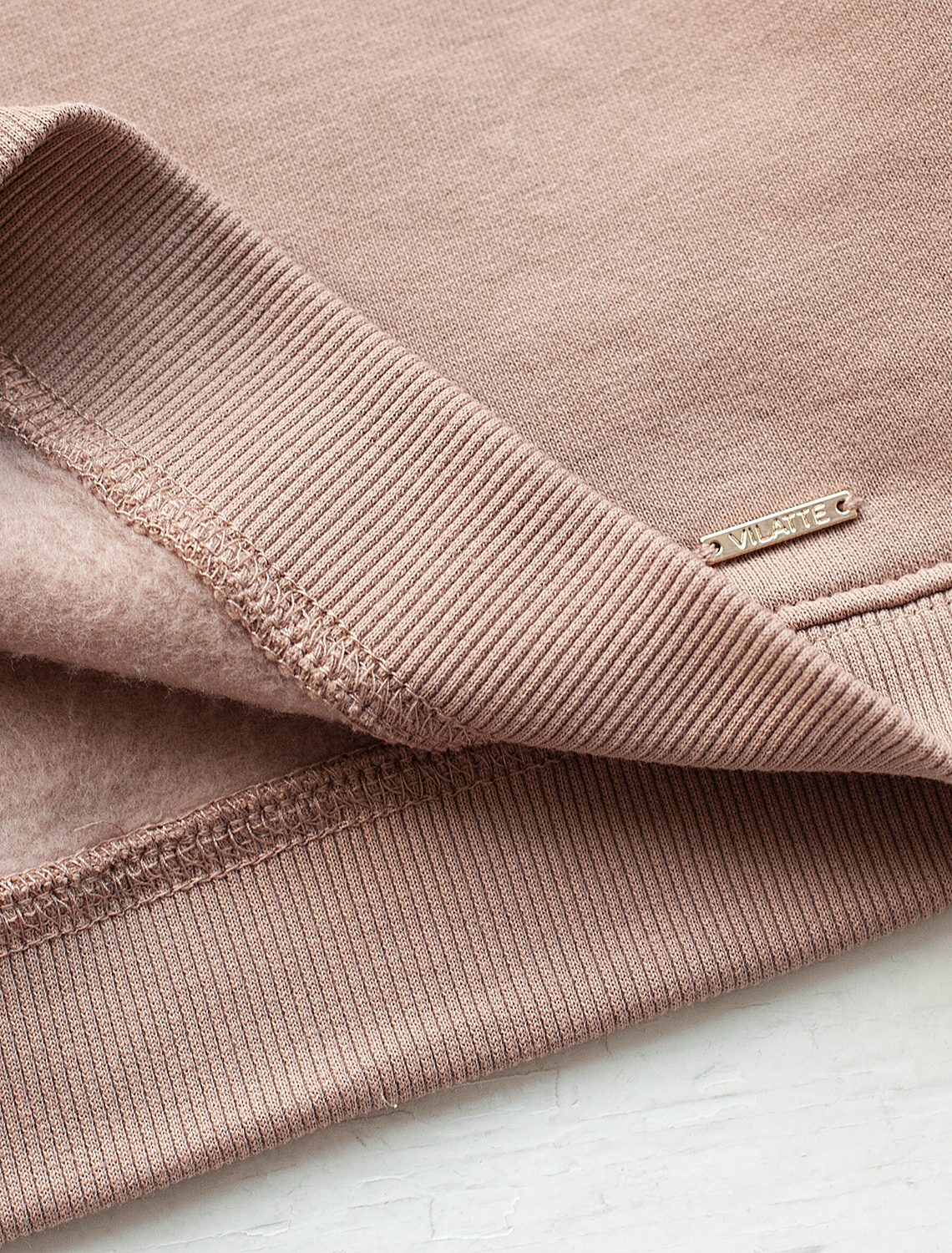 картинка Джемпер для девочки тауп от магазина Одежда+