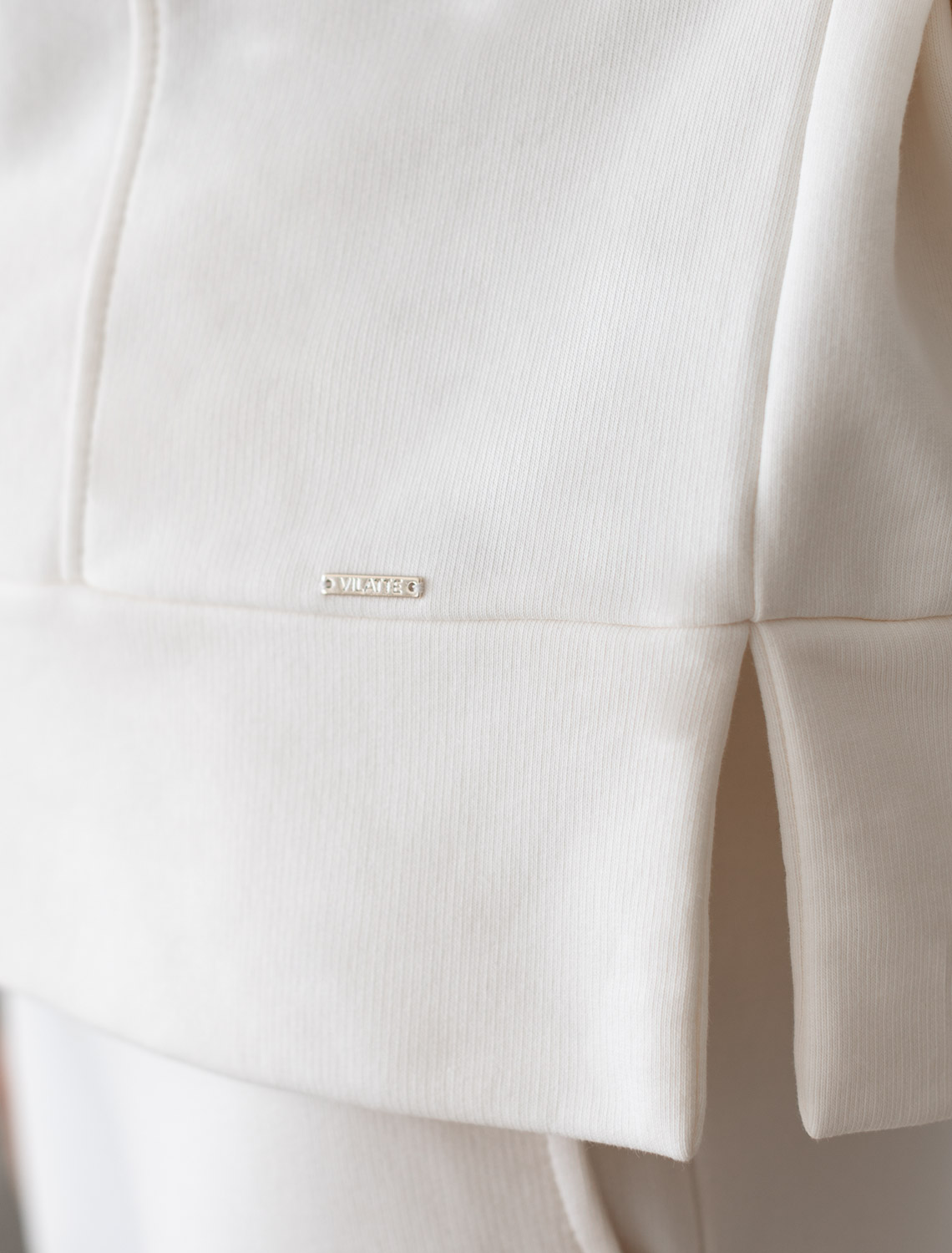 картинка Джемпер женский молочный от магазина Одежда+