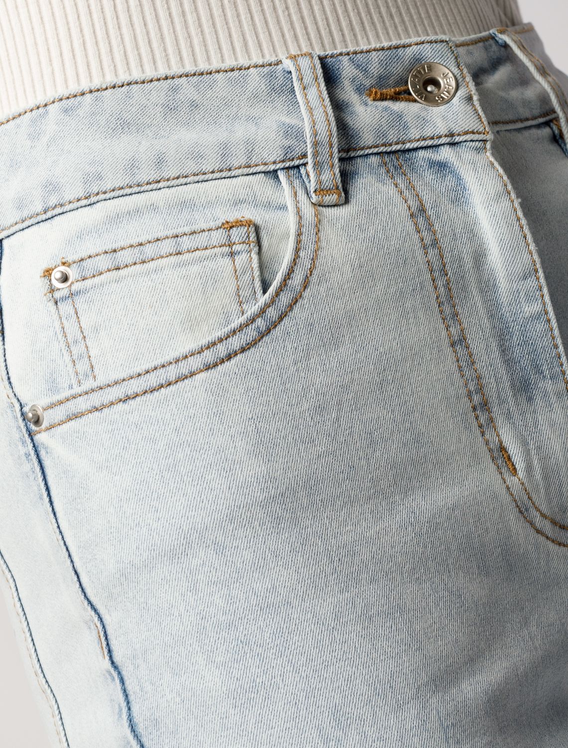 картинка Джинсы женские светло-голубой магазин Одежда+ являющийся официальным дистрибьютором в России 