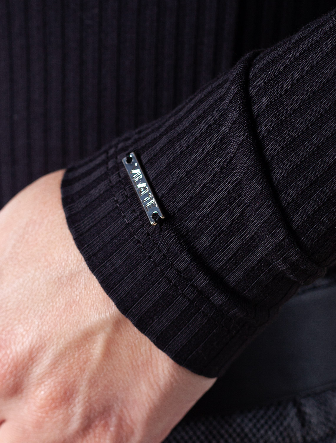 картинка Джемпер женский черный магазин Одежда+ являющийся официальным дистрибьютором в России 