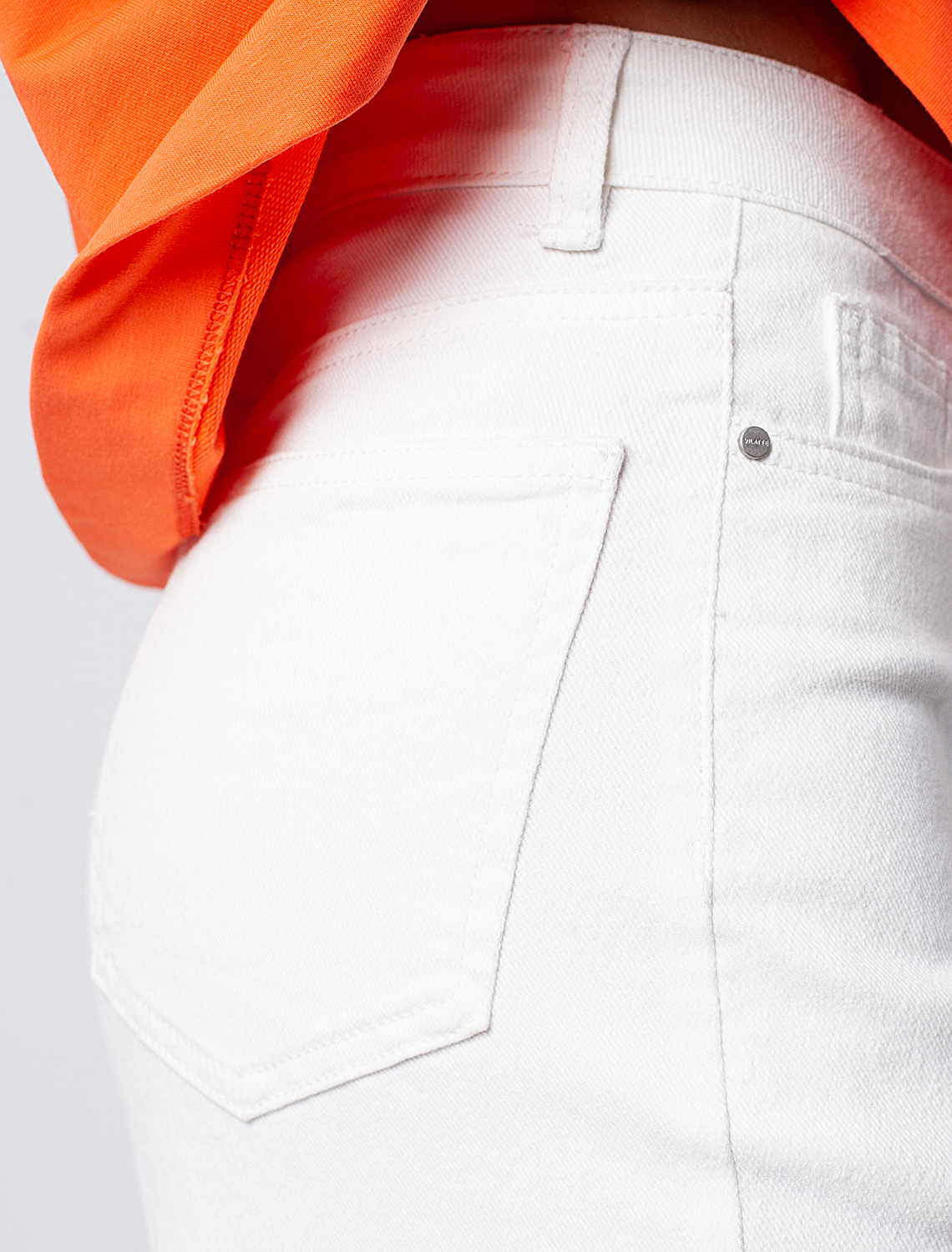 картинка Джинсы женские белый магазин Одежда+ являющийся официальным дистрибьютором в России 