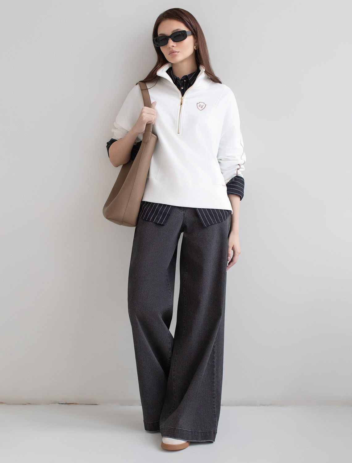 картинка Джинсы женские черный магазин Одежда+ являющийся официальным дистрибьютором в России 