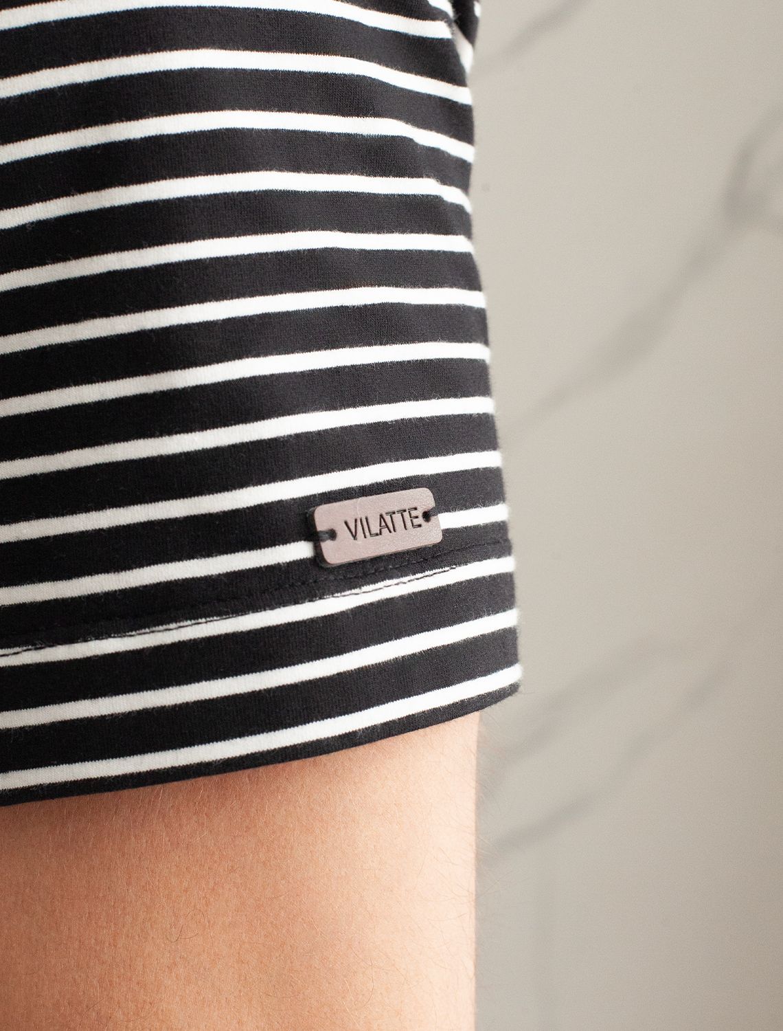 картинка Футболка мужская черный-белый от магазина Одежда+