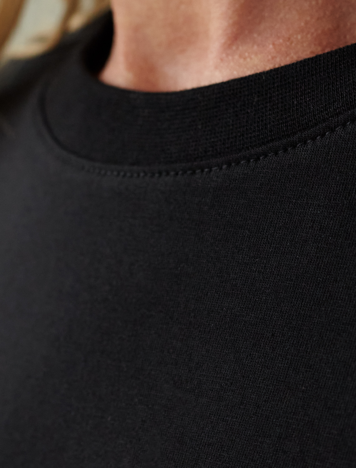 картинка Футболка женская черный_soul shine от магазина Одежда+