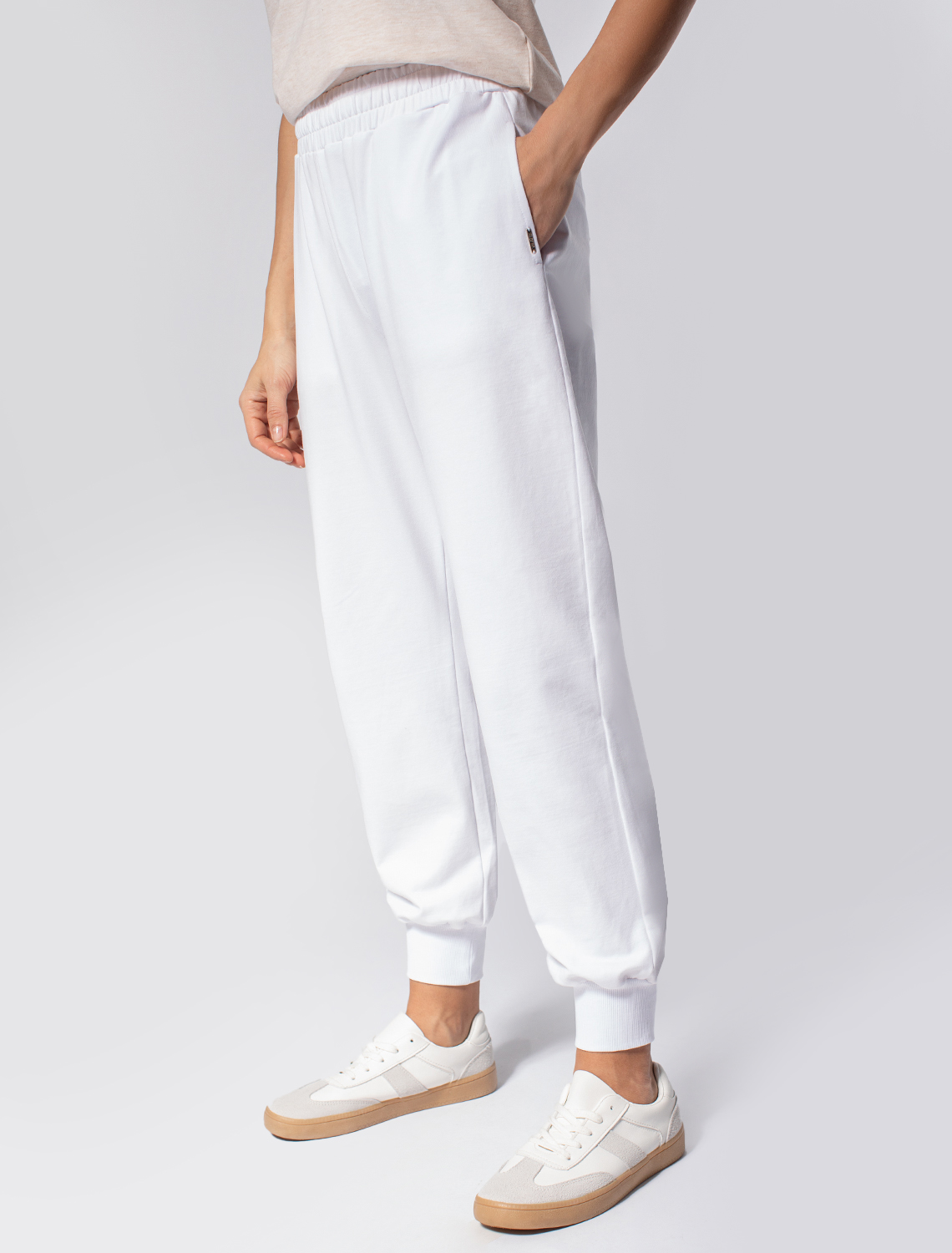 картинка Брюки женские белый от магазина Одежда+