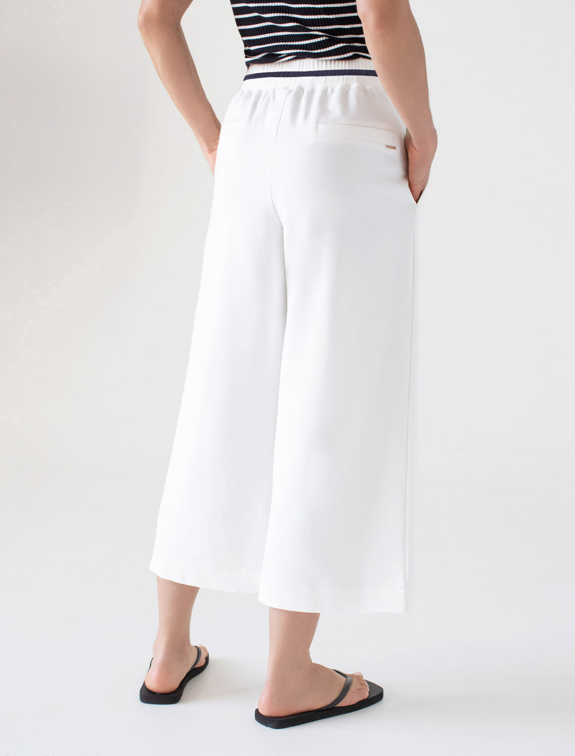 картинка Брюки женские белый от магазина Одежда+