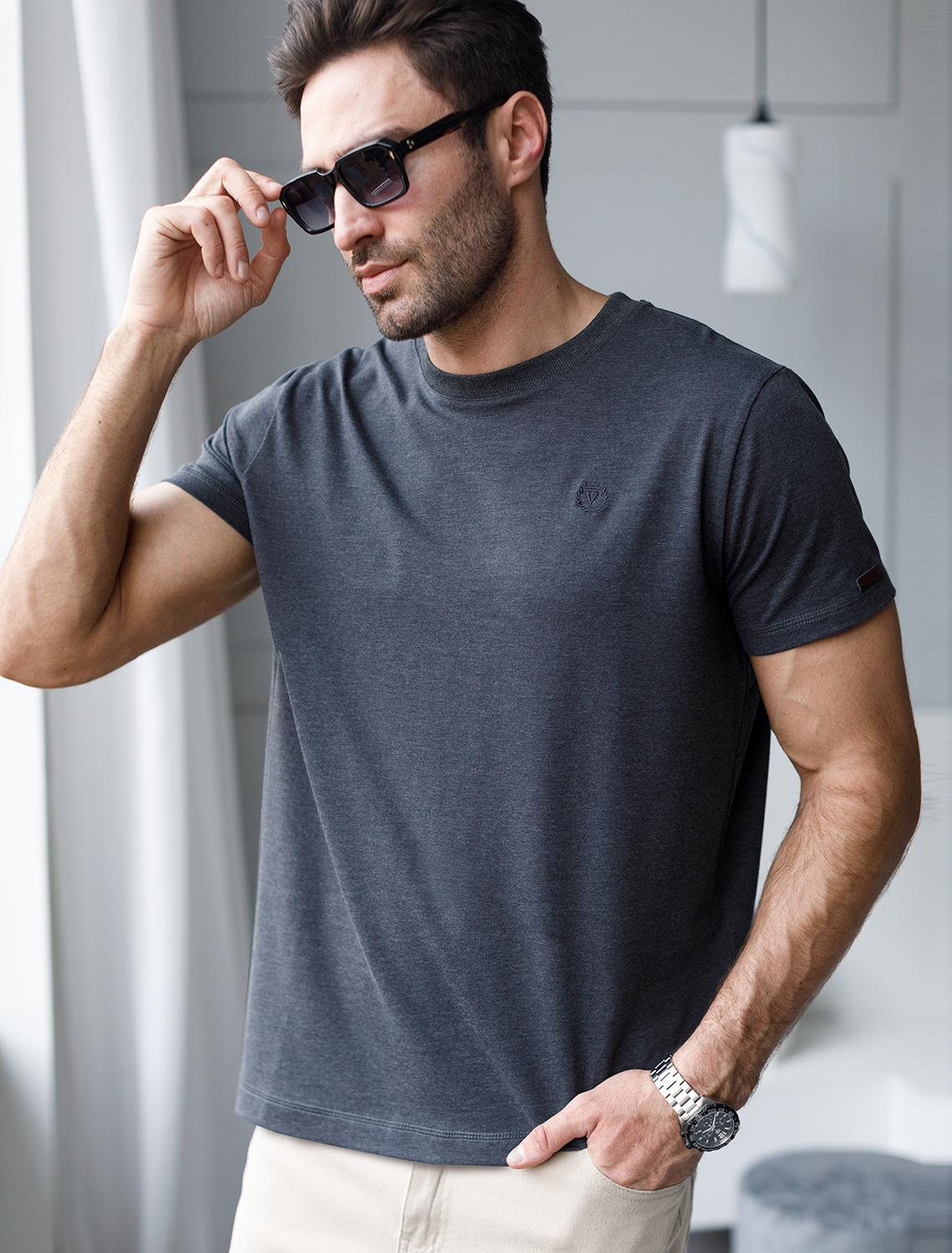 картинка Футболка мужская т.серый меланж от магазина Одежда+