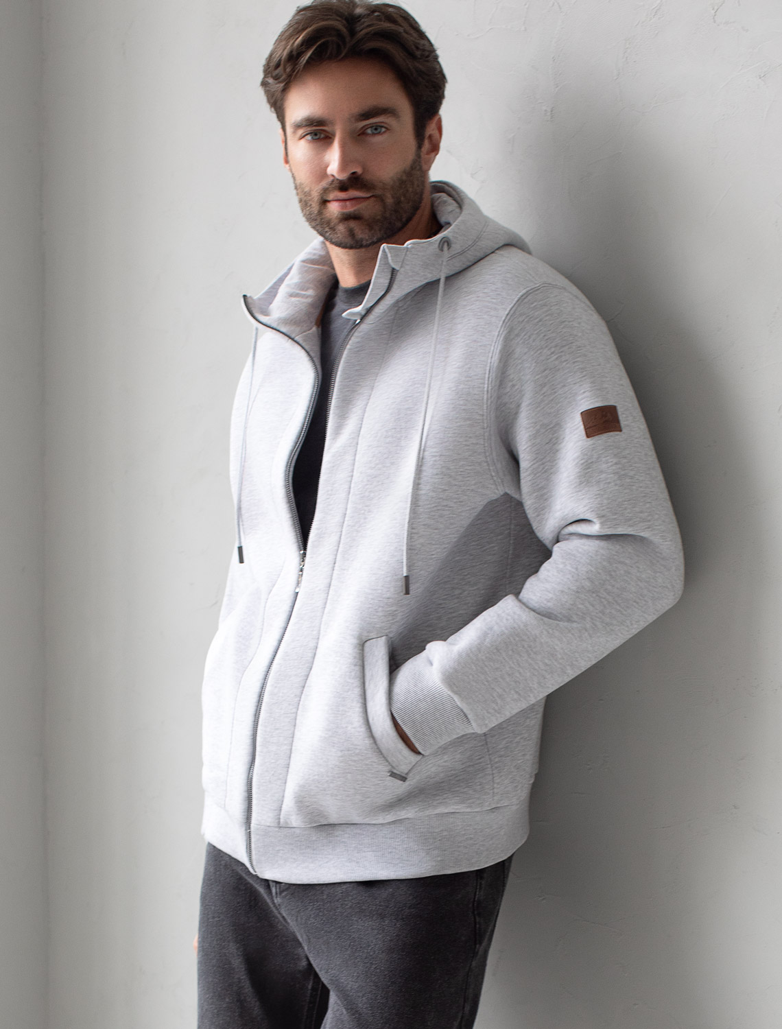 картинка Джемпер мужской св.серый меланж магазин Одежда+ являющийся официальным дистрибьютором в России 