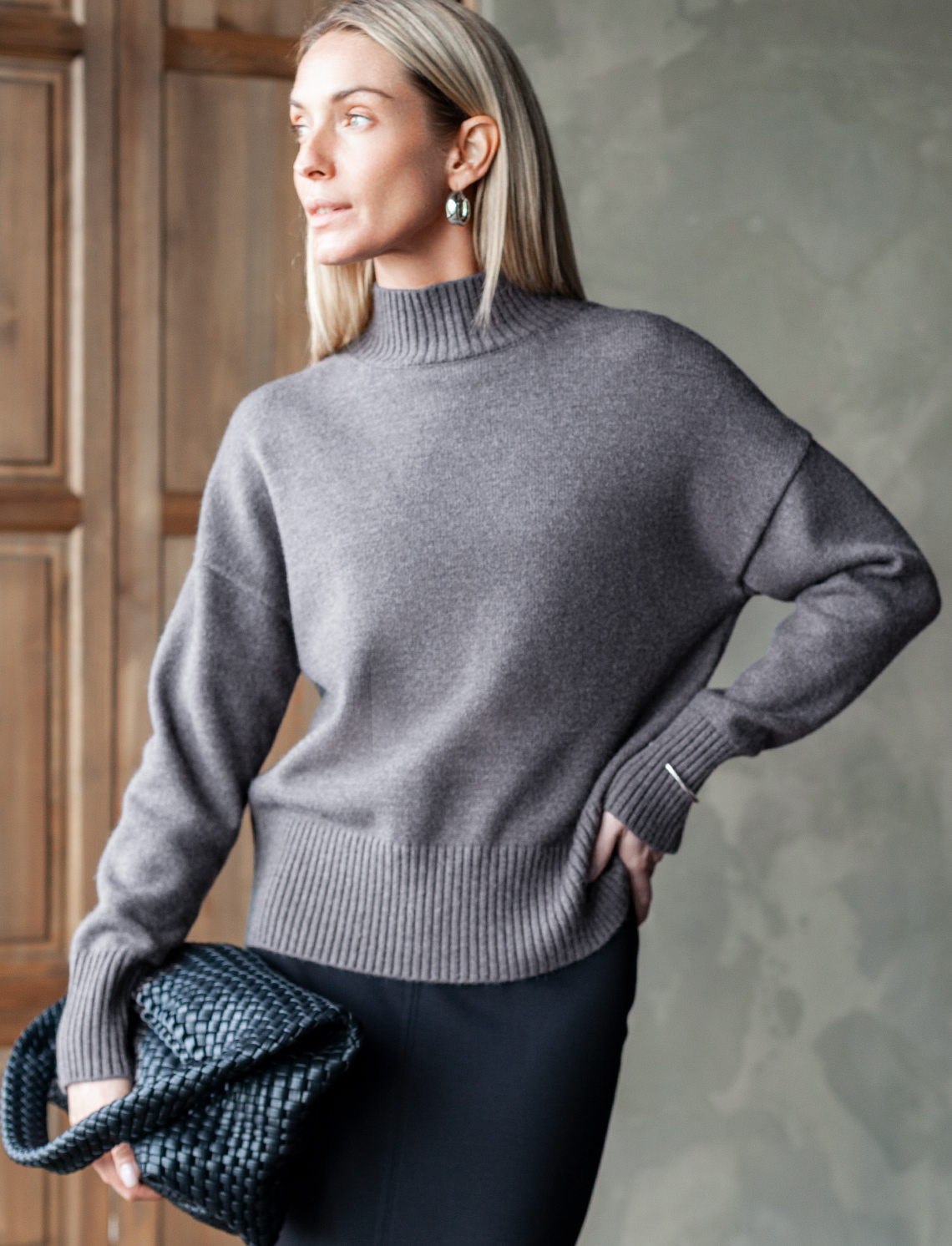 картинка Свитер женский темно-серый меланж от магазина Одежда+