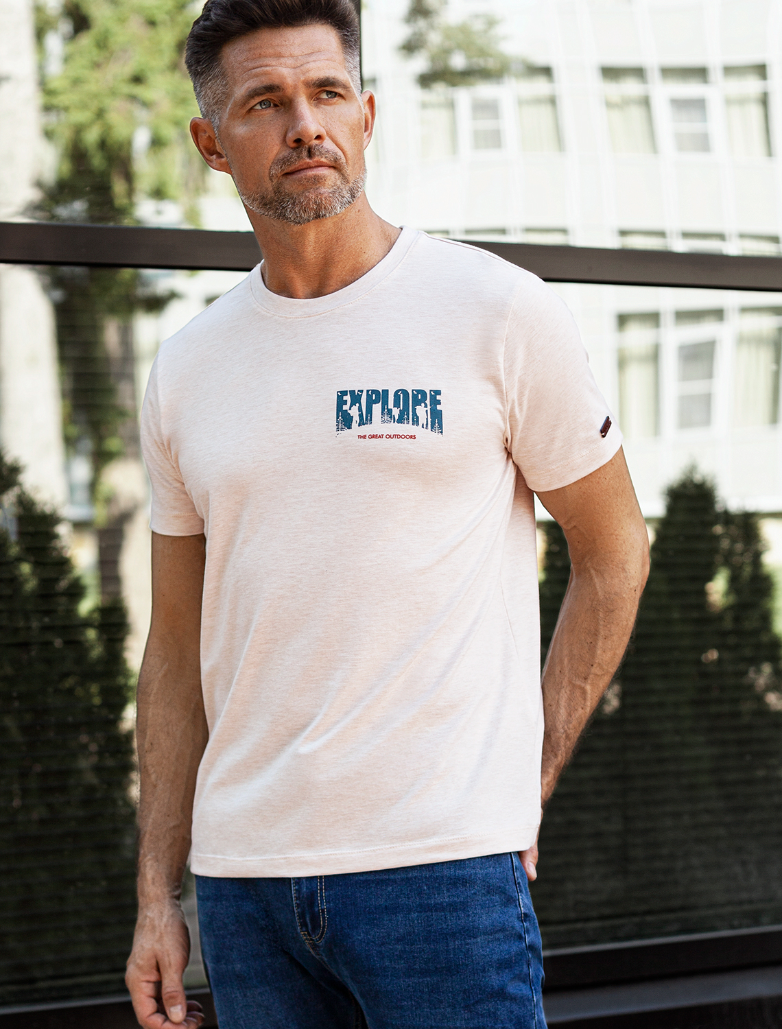 картинка Футболка мужская овсяный_explore от магазина Одежда+