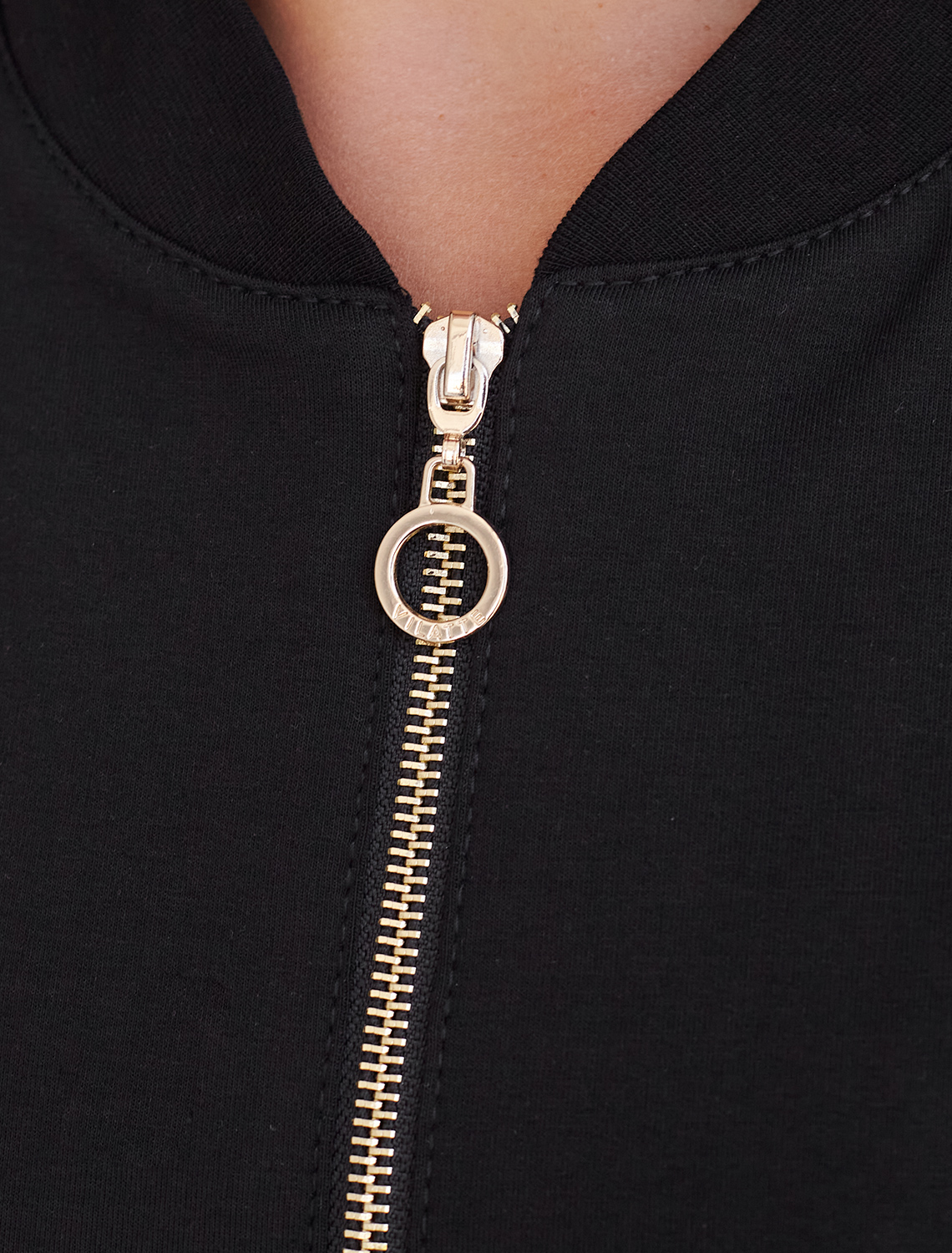 картинка Джемпер женский черный от магазина Одежда+