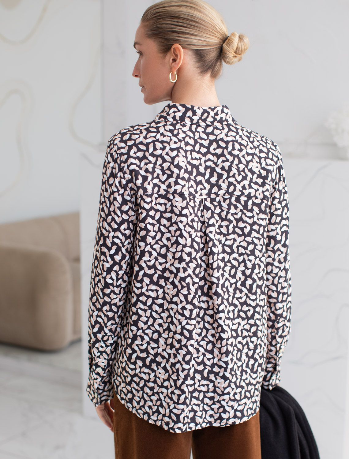 картинка Блузка женская черный-бежевый от магазина Одежда+