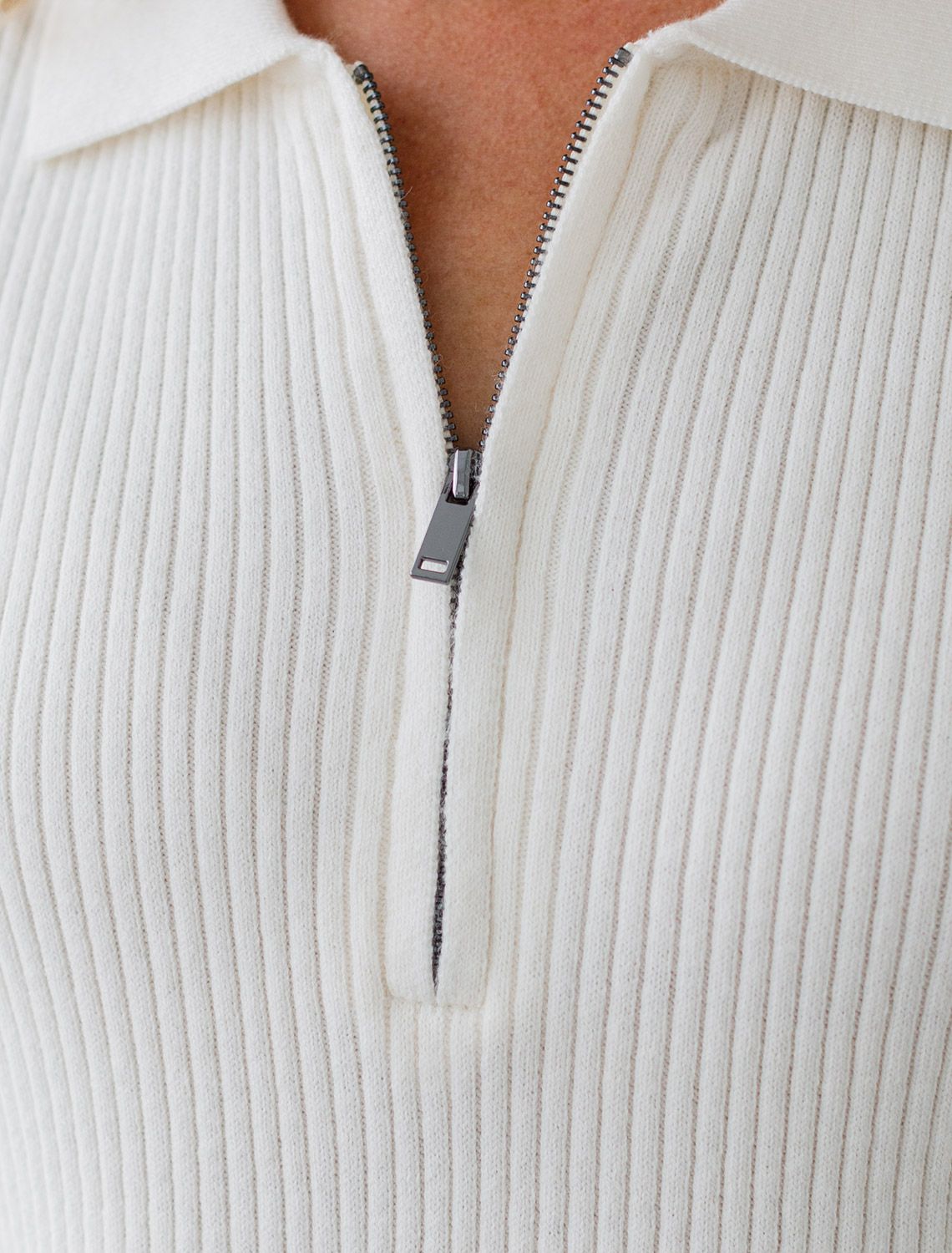 картинка Джемпер женский натуральный белый магазин Одежда+ являющийся официальным дистрибьютором в России 