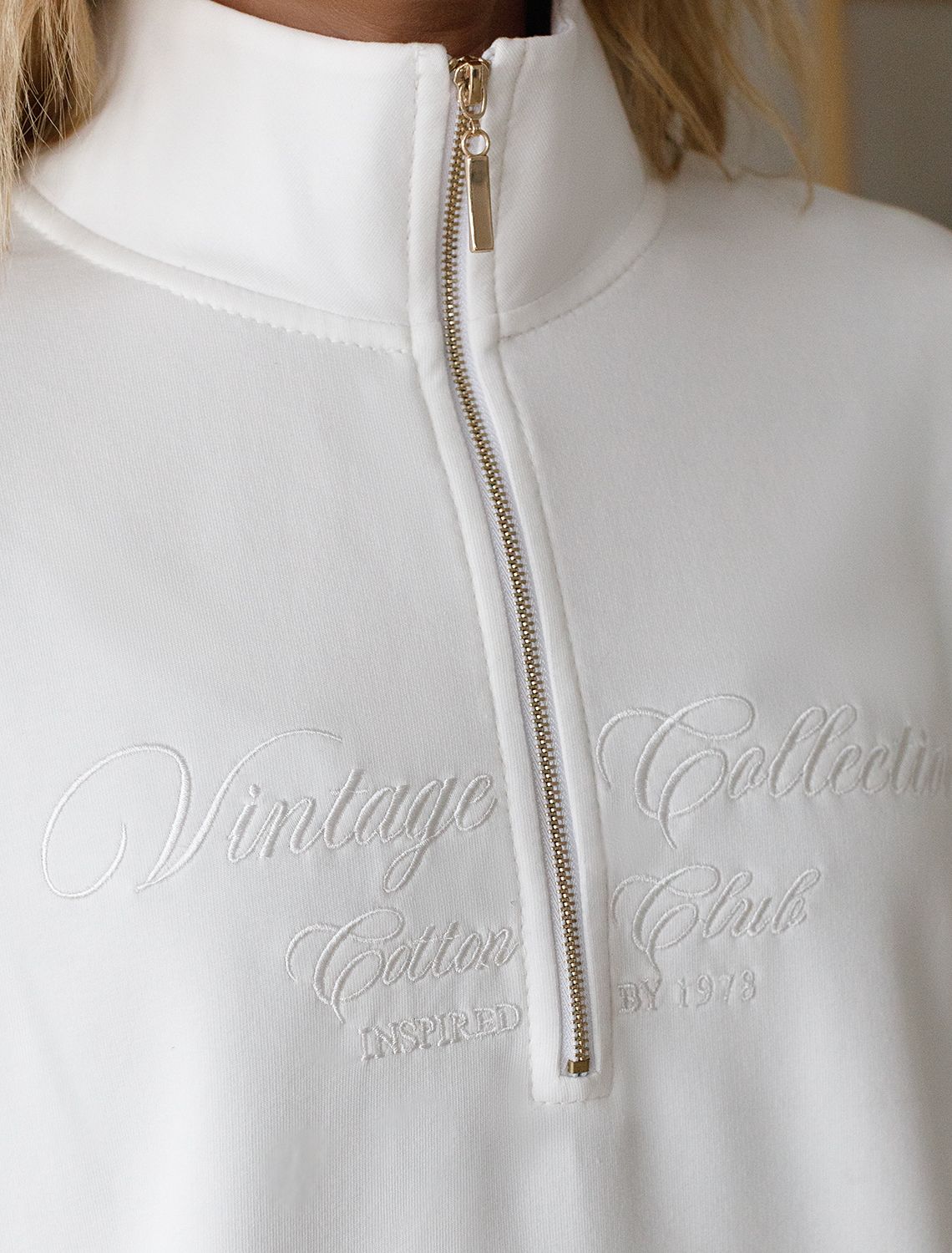 картинка Джемпер женский белый магазин Одежда+ являющийся официальным дистрибьютором в России 