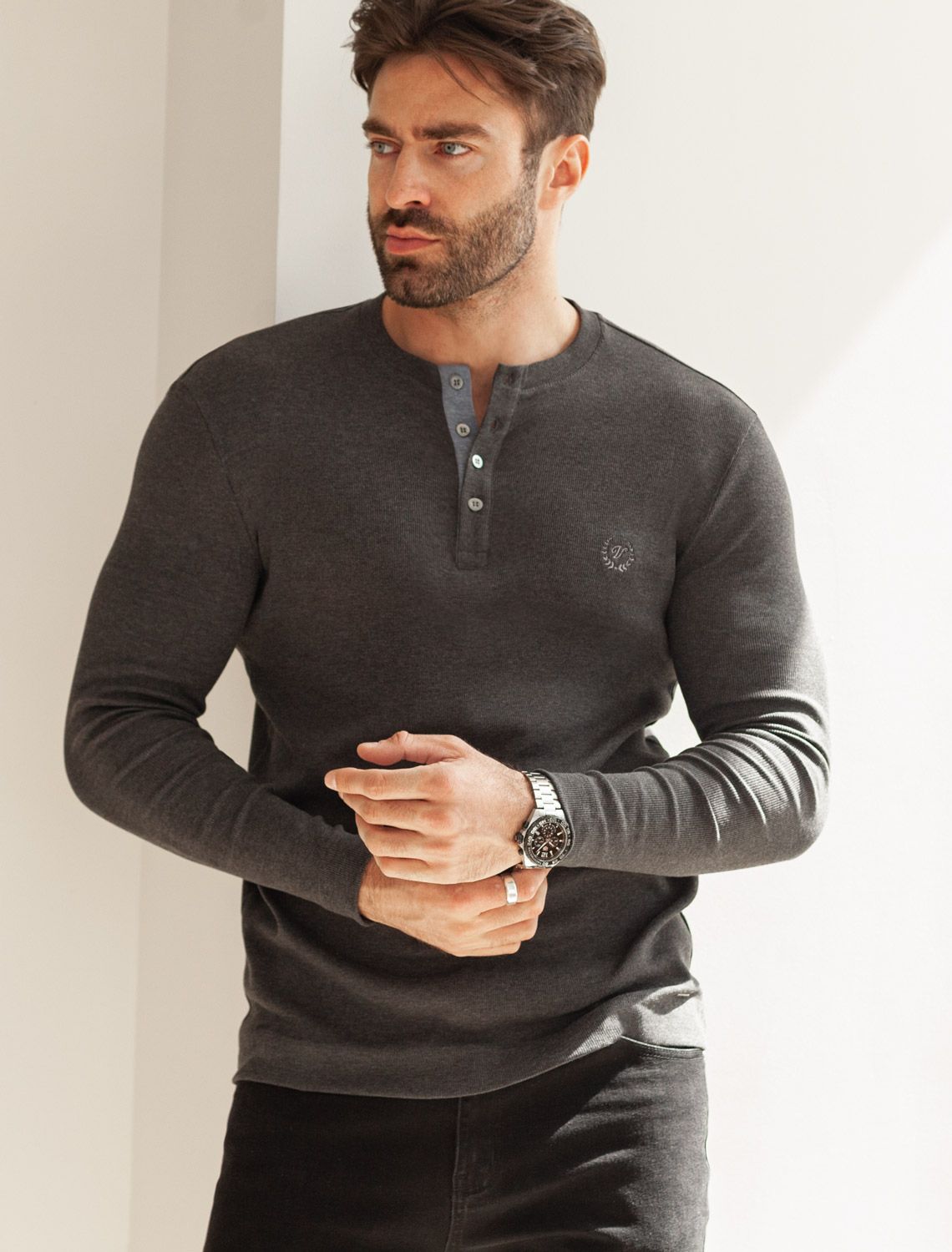 картинка Футболка мужская т.серый меланж магазин Одежда+ являющийся официальным дистрибьютором в России 