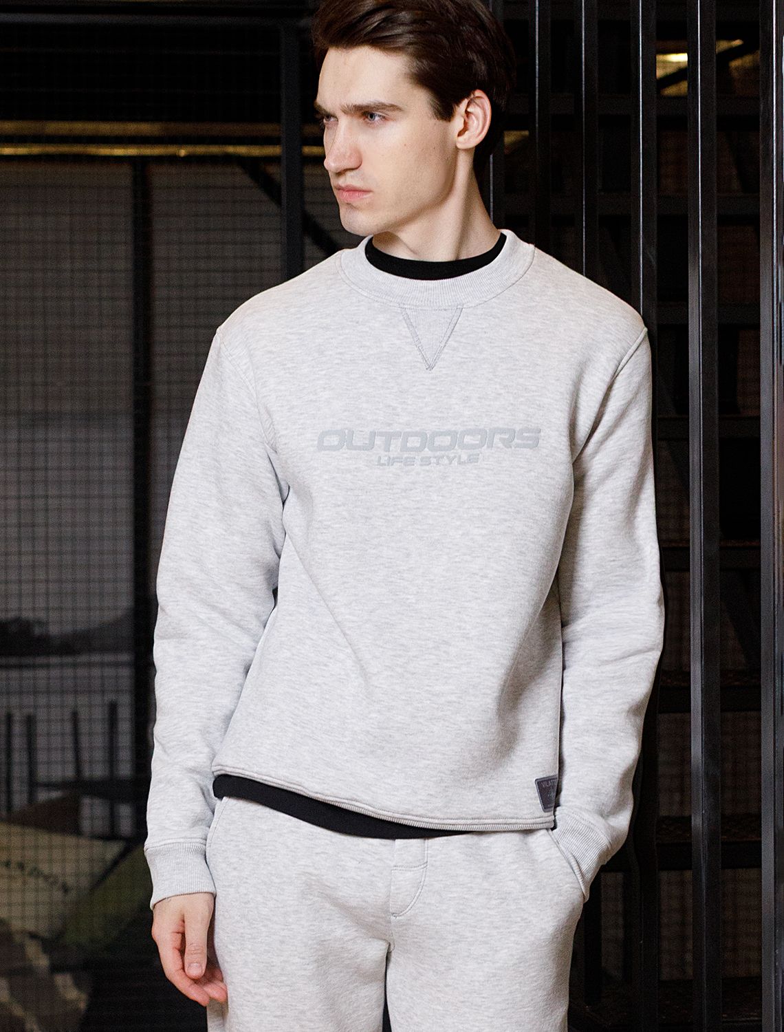 картинка Джемпер мужской св.серый меланж магазин Одежда+ являющийся официальным дистрибьютором в России 