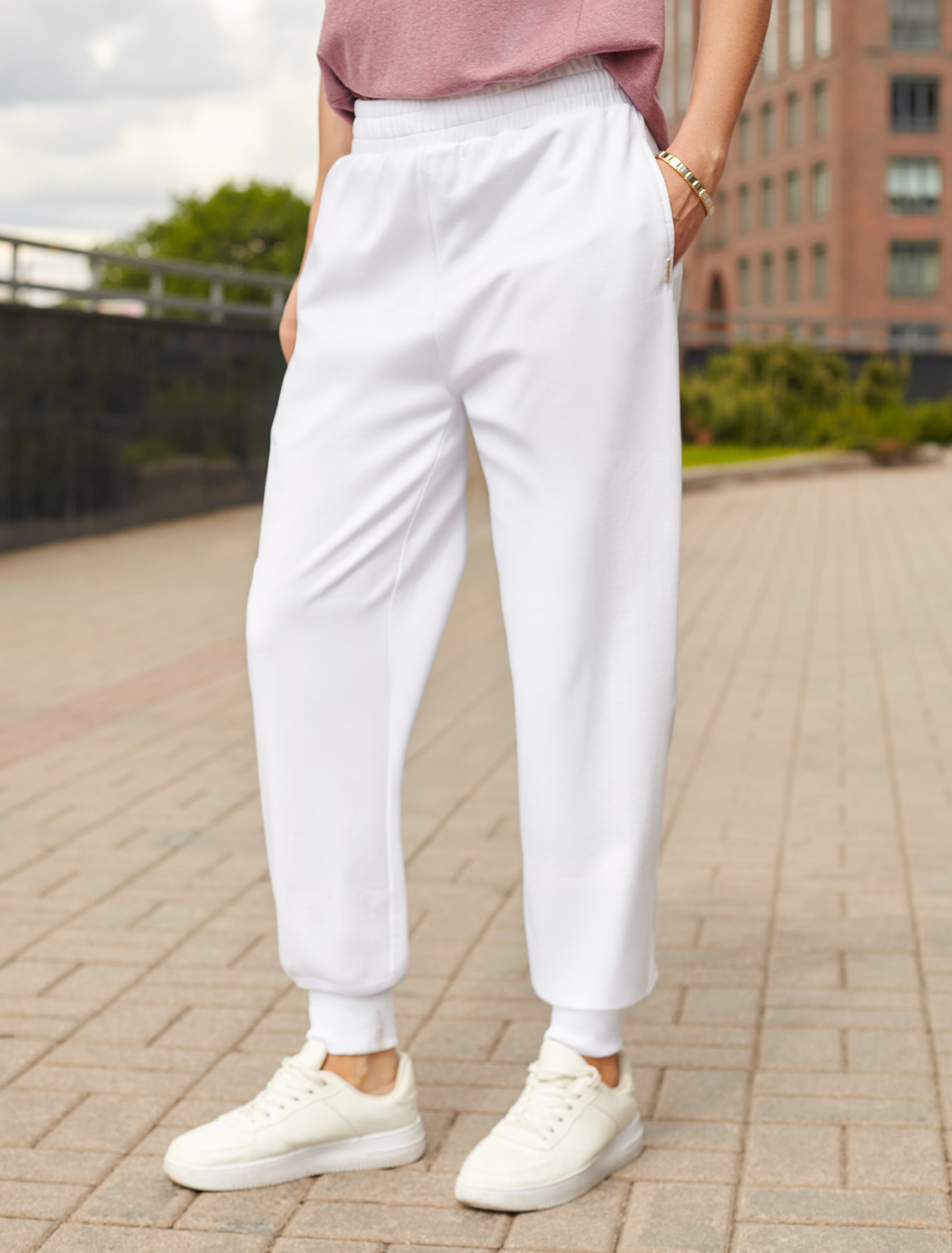 картинка Брюки женские белый от магазина Одежда+