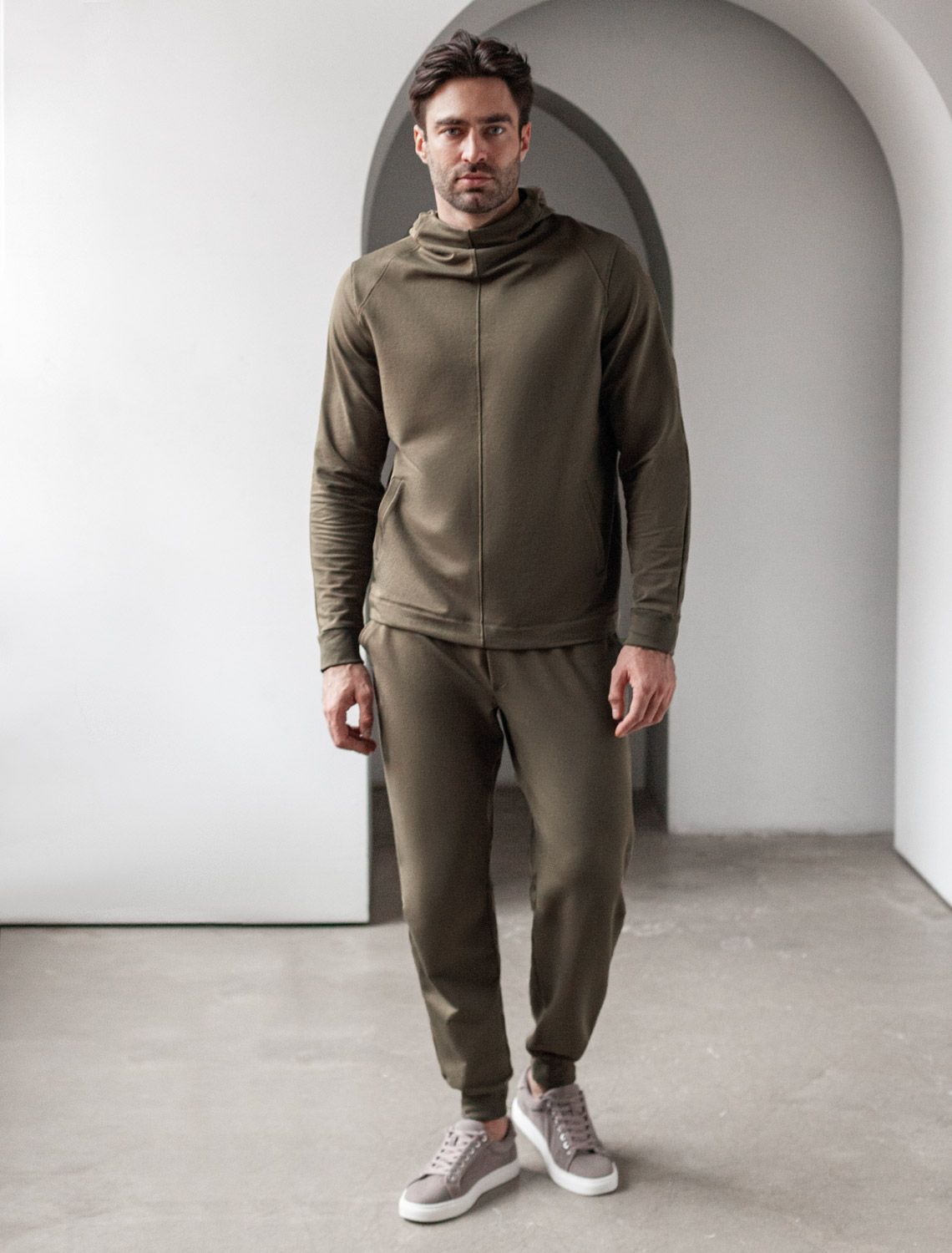 картинка Брюки мужские хаки от магазина Одежда+