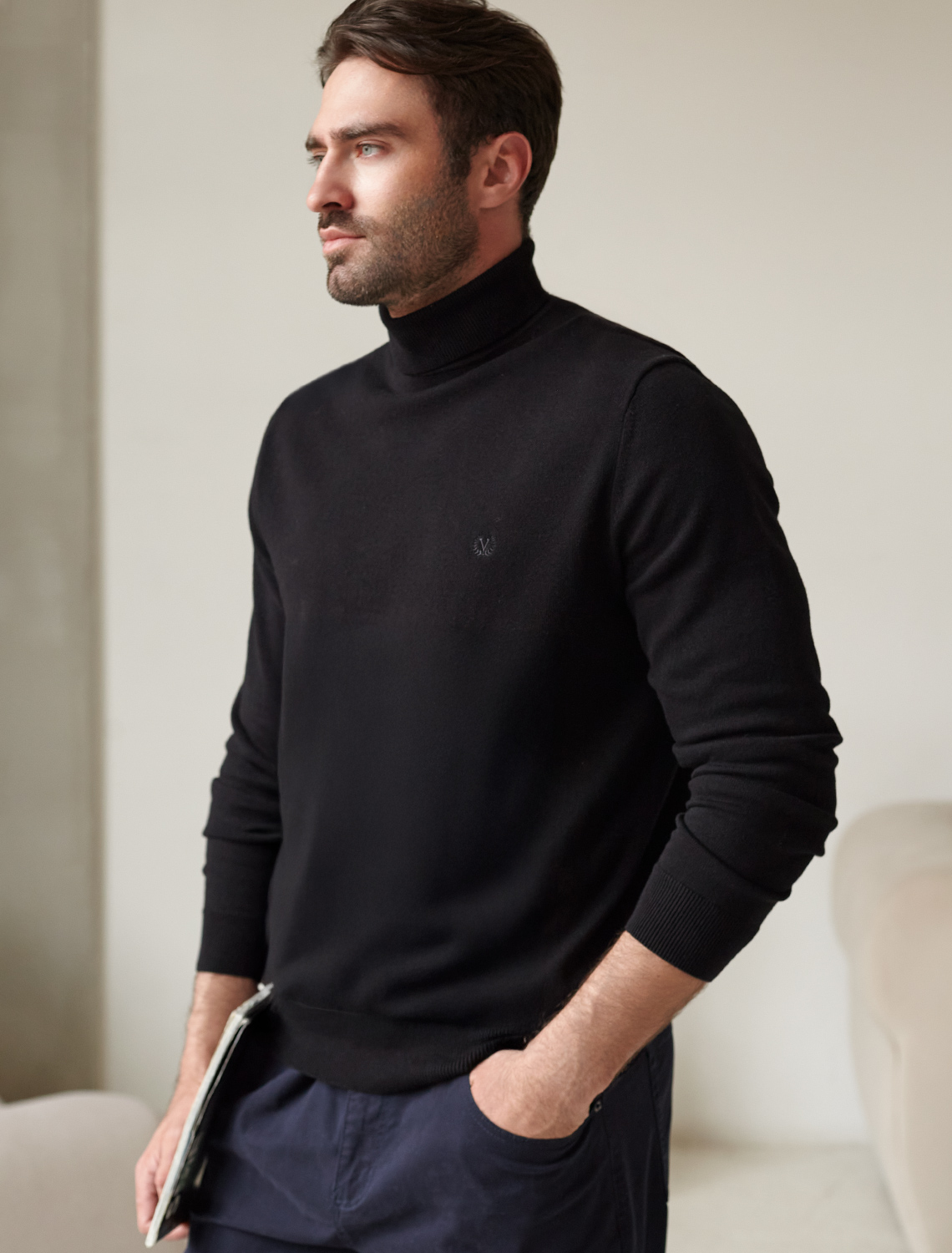 картинка Свитер мужской черный магазин Одежда+ являющийся официальным дистрибьютором в России 