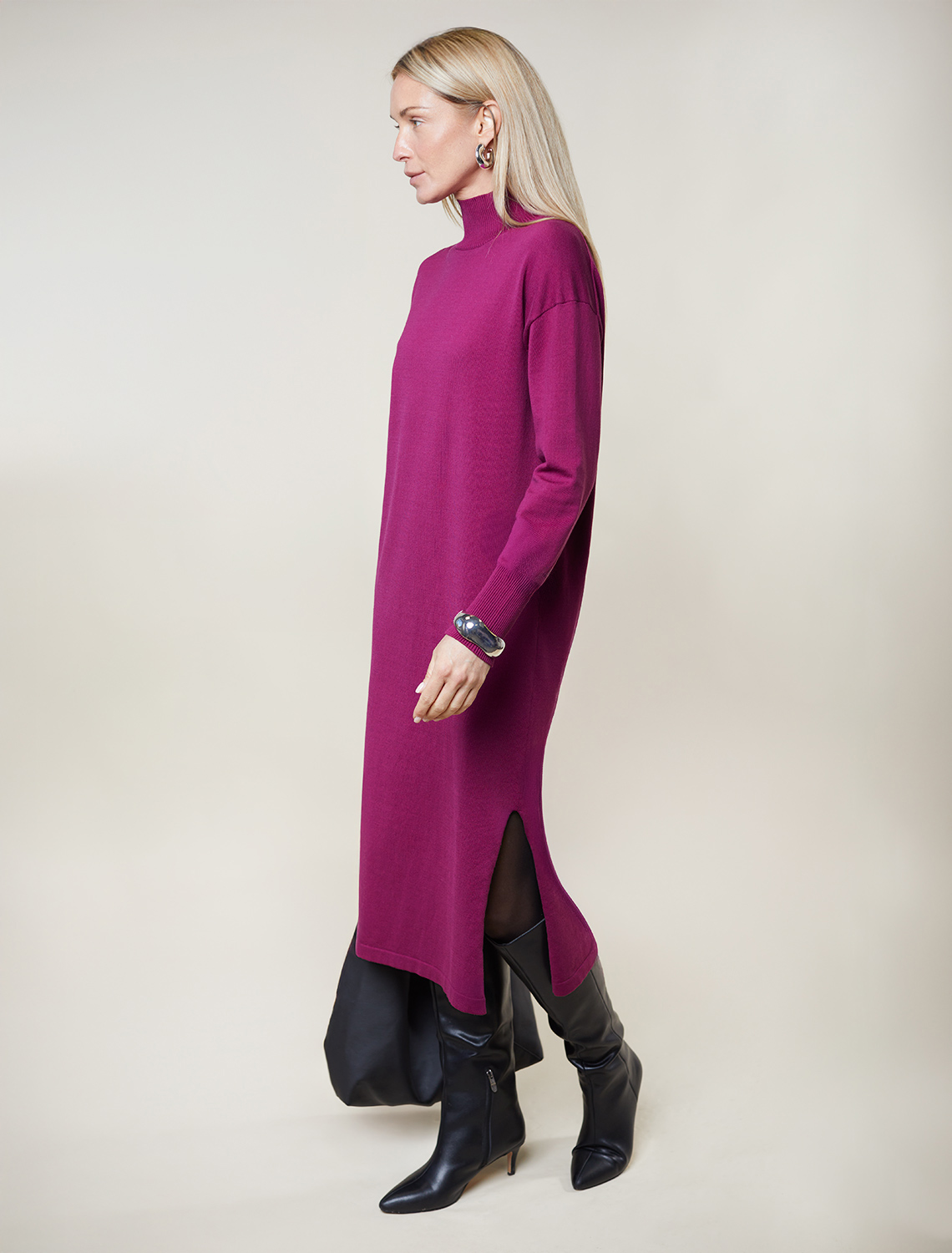 картинка Платье вязаное женское пурпурный магазин Одежда+ являющийся официальным дистрибьютором в России 