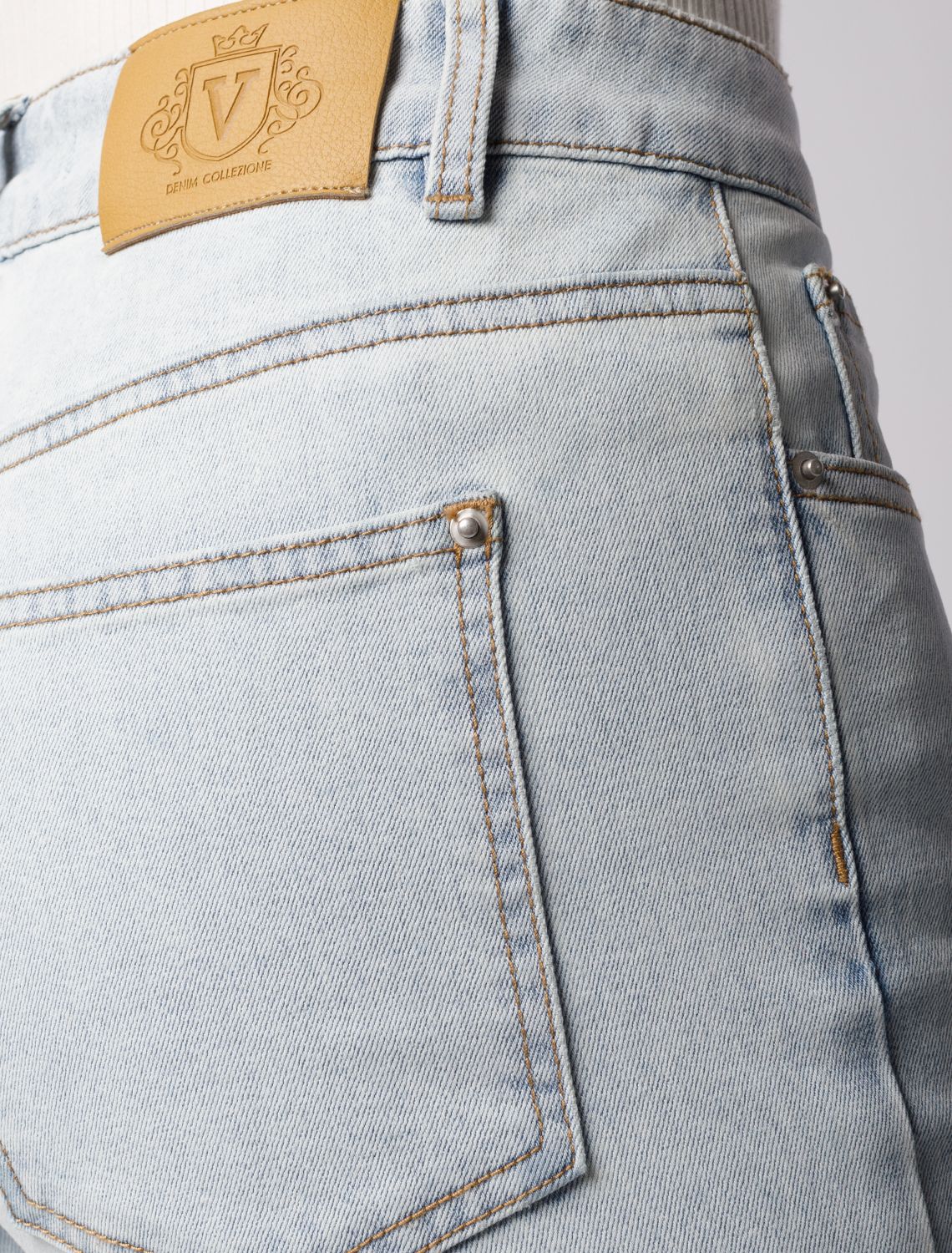 картинка Джинсы женские светло-голубой от магазина Одежда+