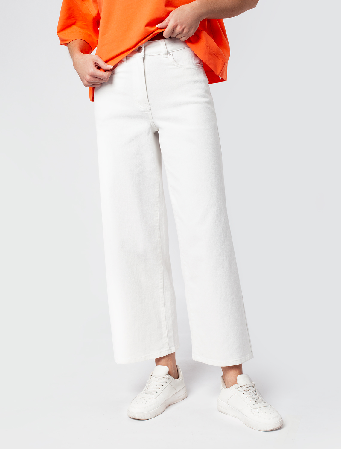 картинка Джинсы женские белый от магазина Одежда+