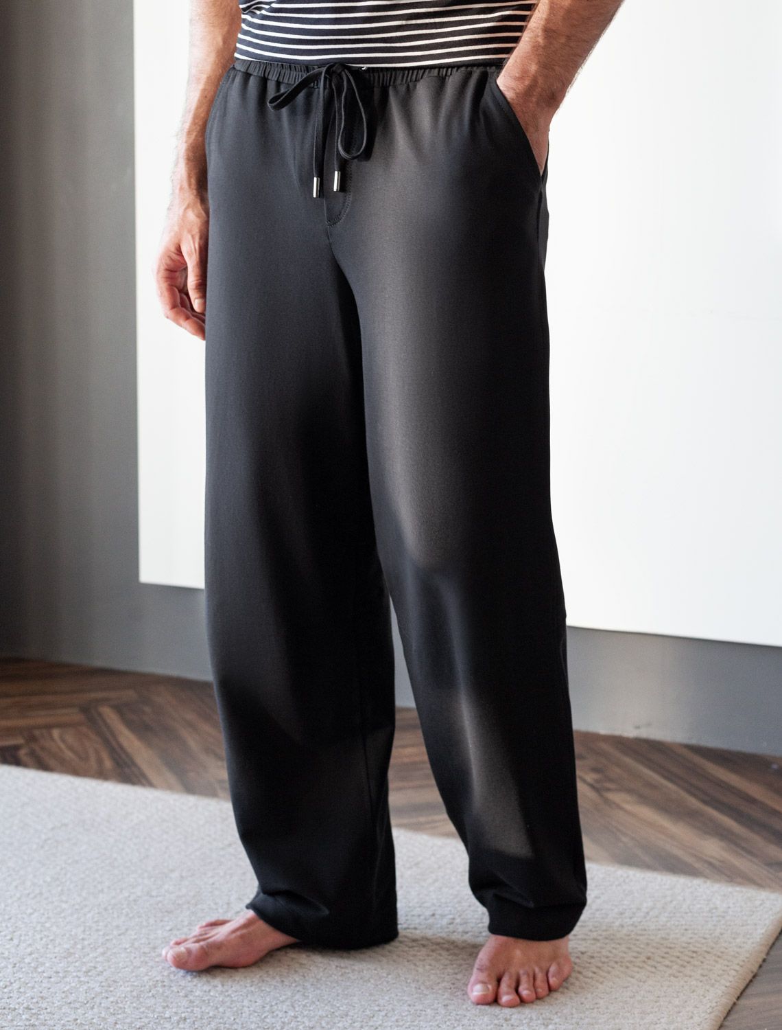 картинка Брюки мужские черный магазин Одежда+ являющийся официальным дистрибьютором в России 