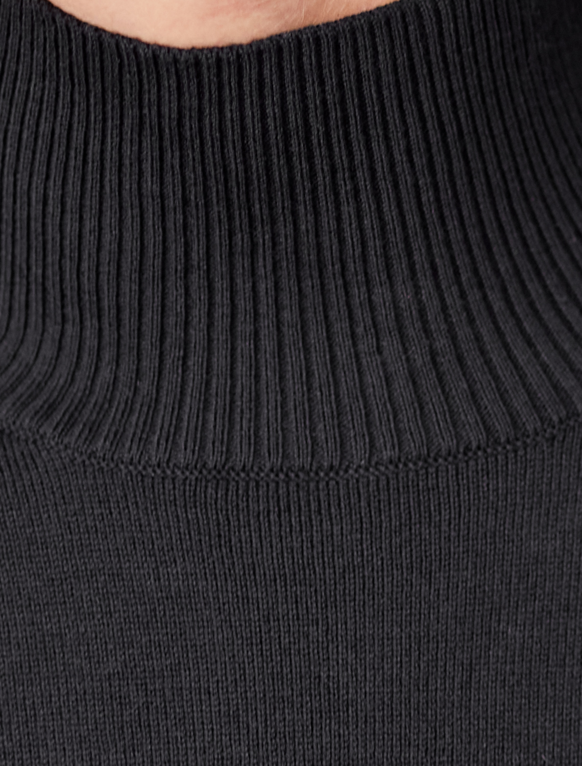 картинка Платье вязаное женское черный магазин Одежда+ являющийся официальным дистрибьютором в России 