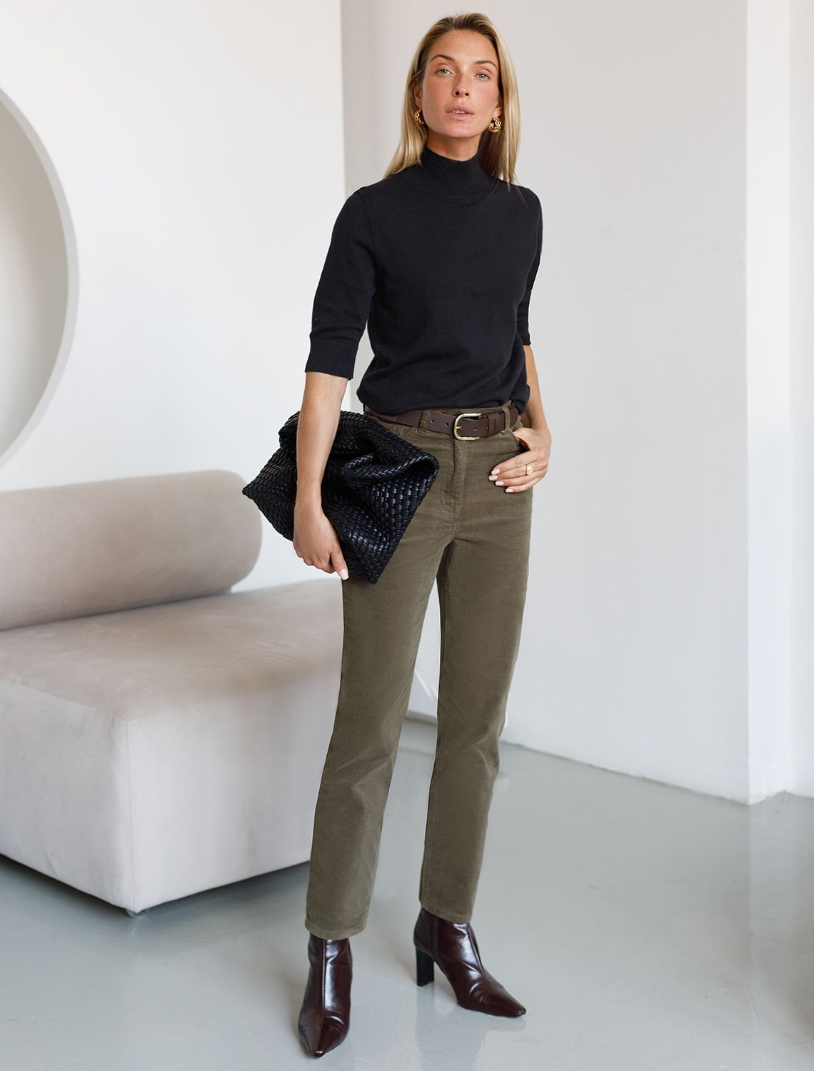 картинка Свитер женский черный от магазина Одежда+