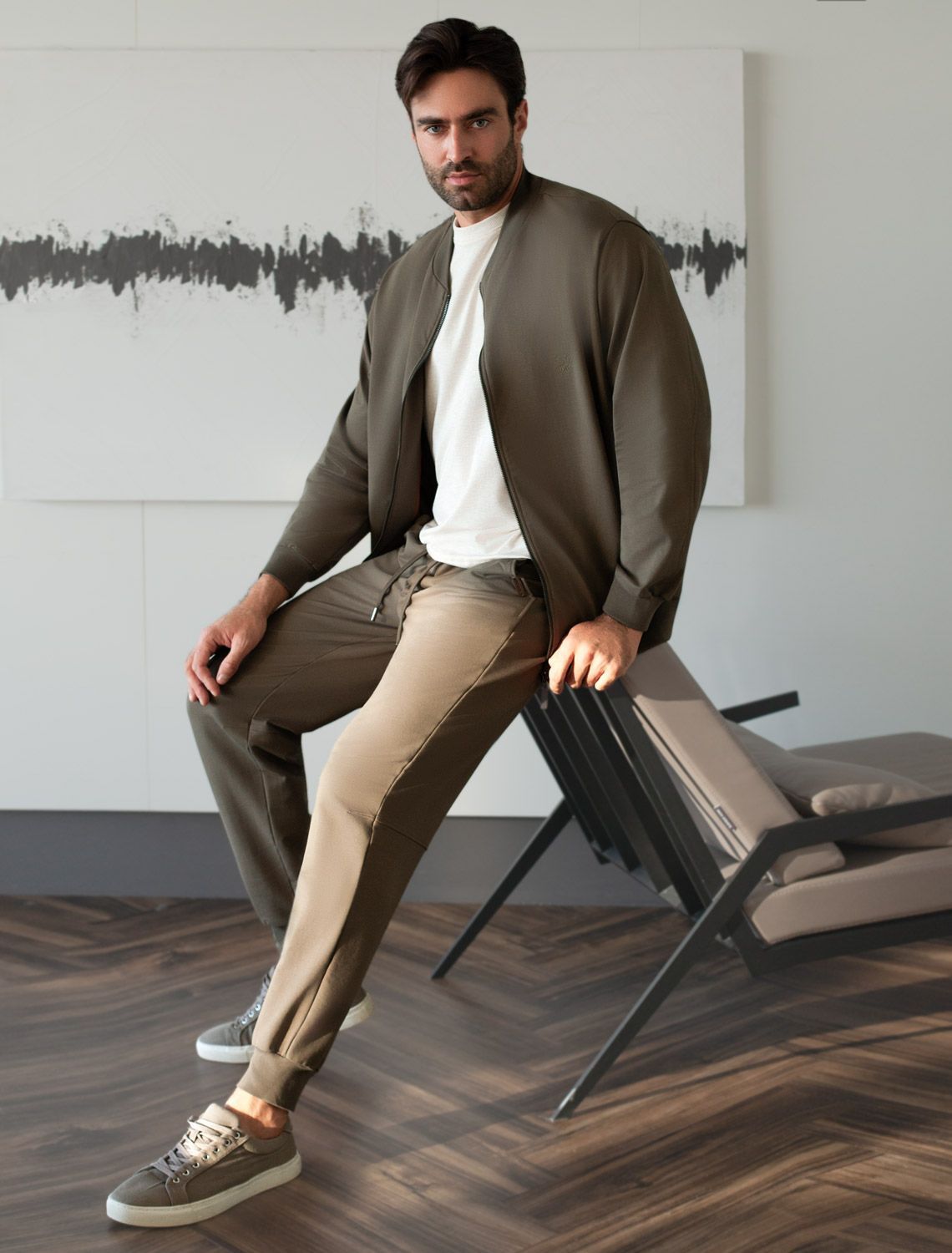 картинка Брюки мужские хаки от магазина Одежда+