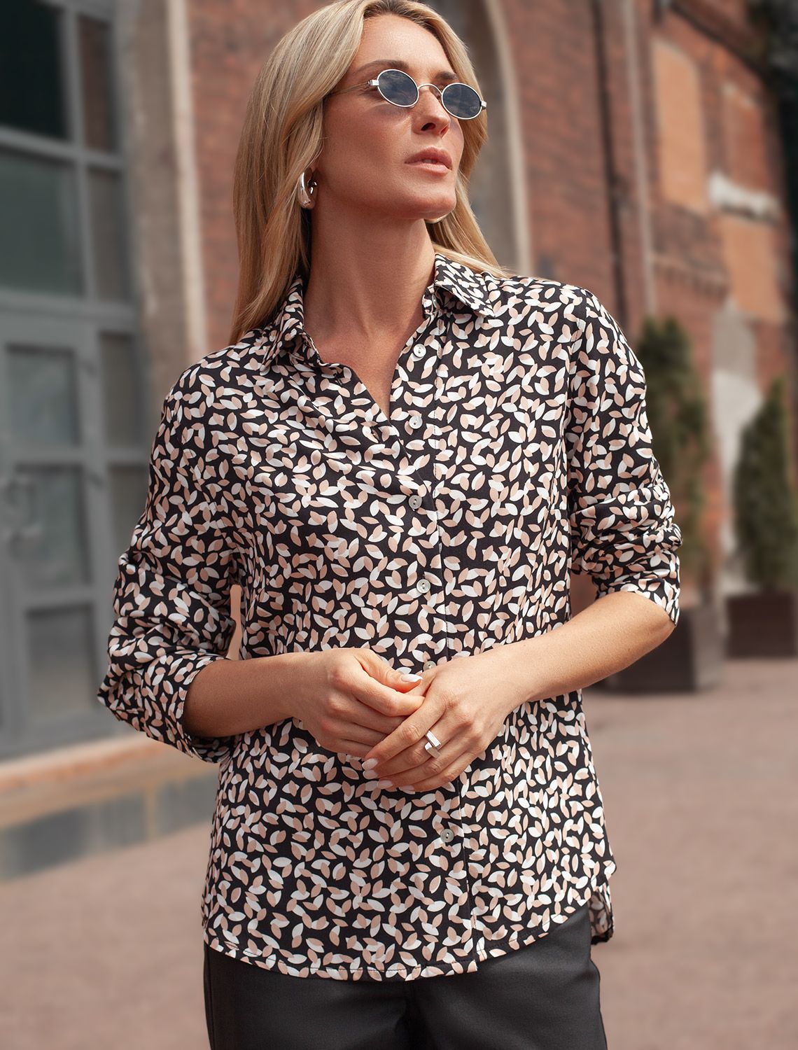 картинка Блузка женская черный-бежевый от магазина Одежда+