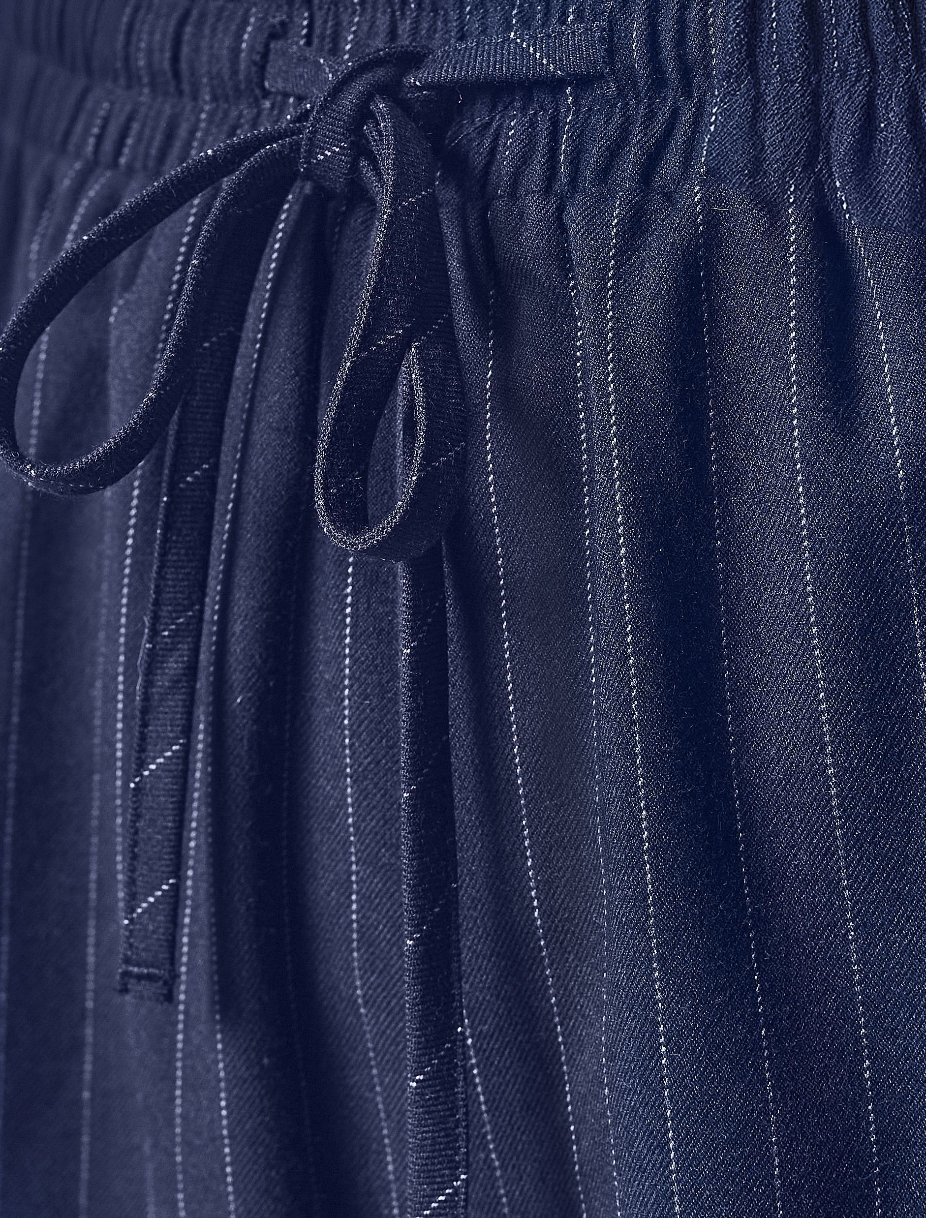 картинка Брюки женские темно-синий магазин Одежда+ являющийся официальным дистрибьютором в России 