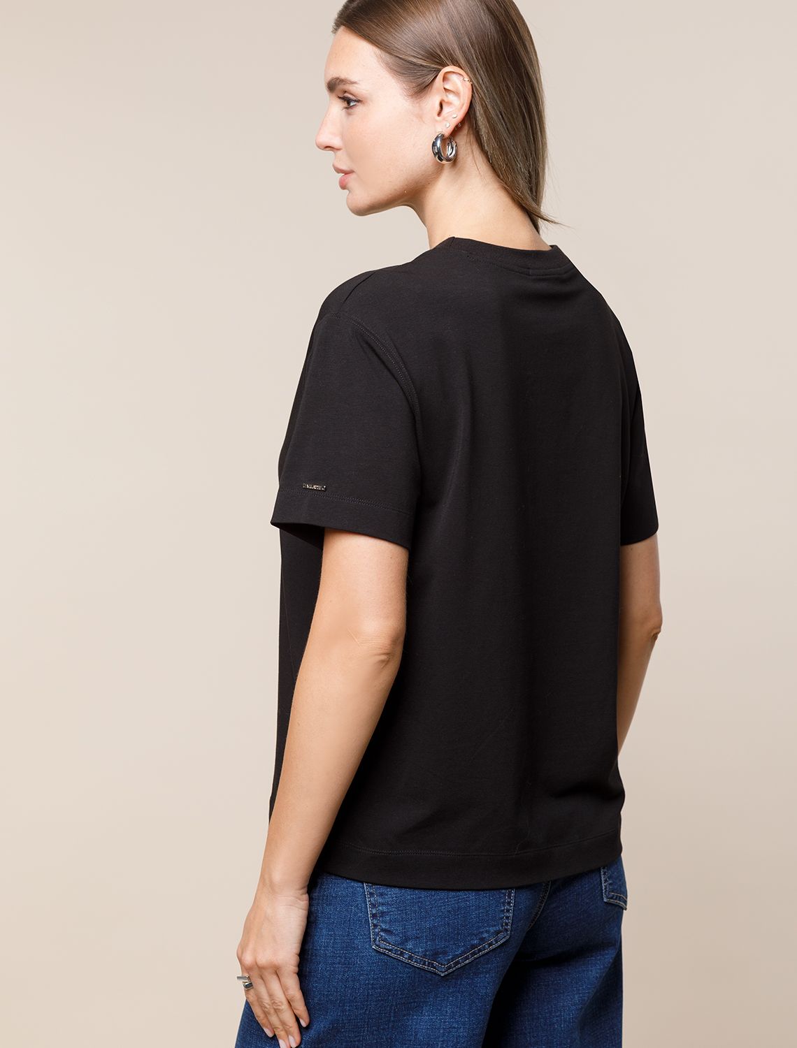 картинка Футболка женская черный от магазина Одежда+