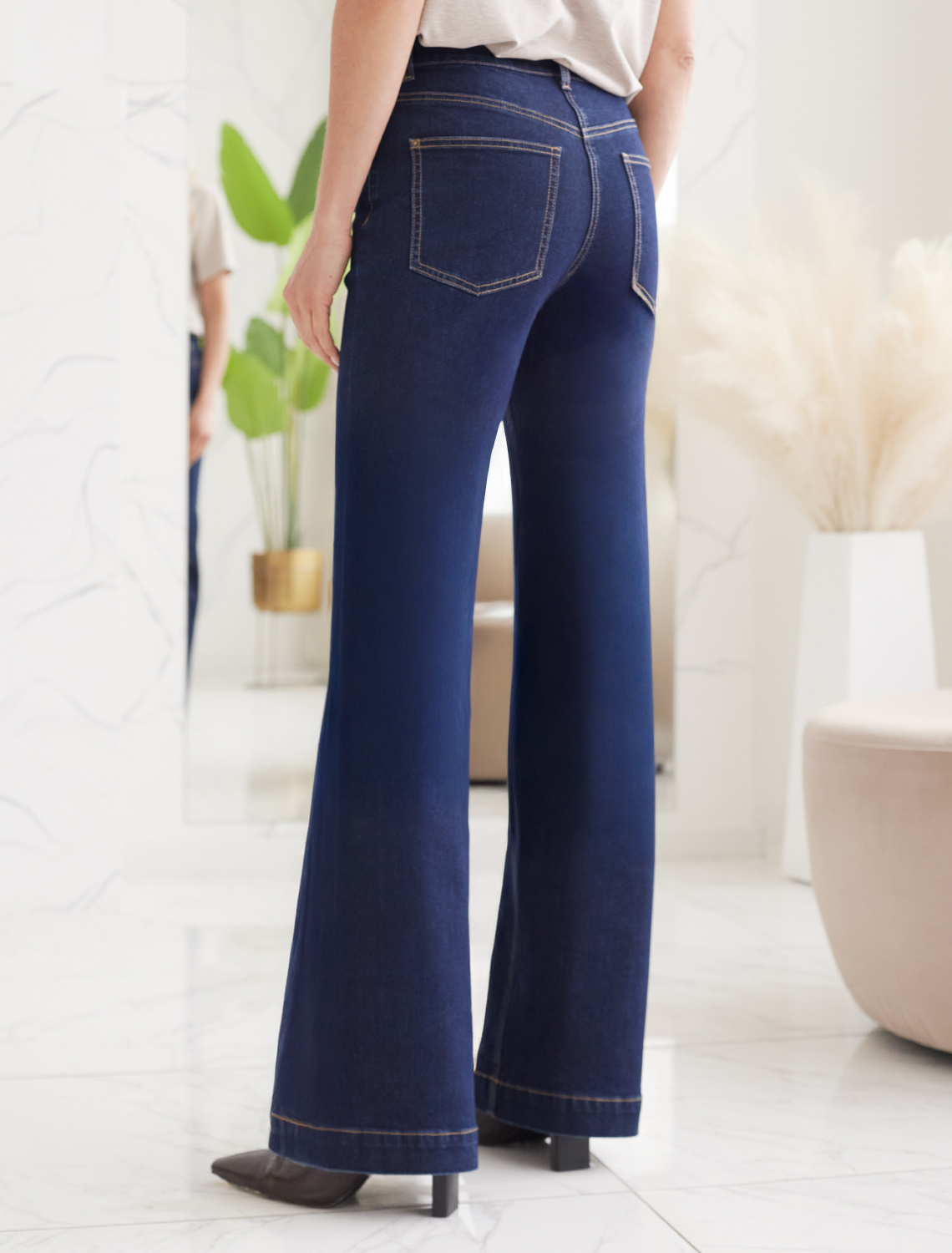 картинка Джинсы женские темно-синий магазин Одежда+ являющийся официальным дистрибьютором в России 