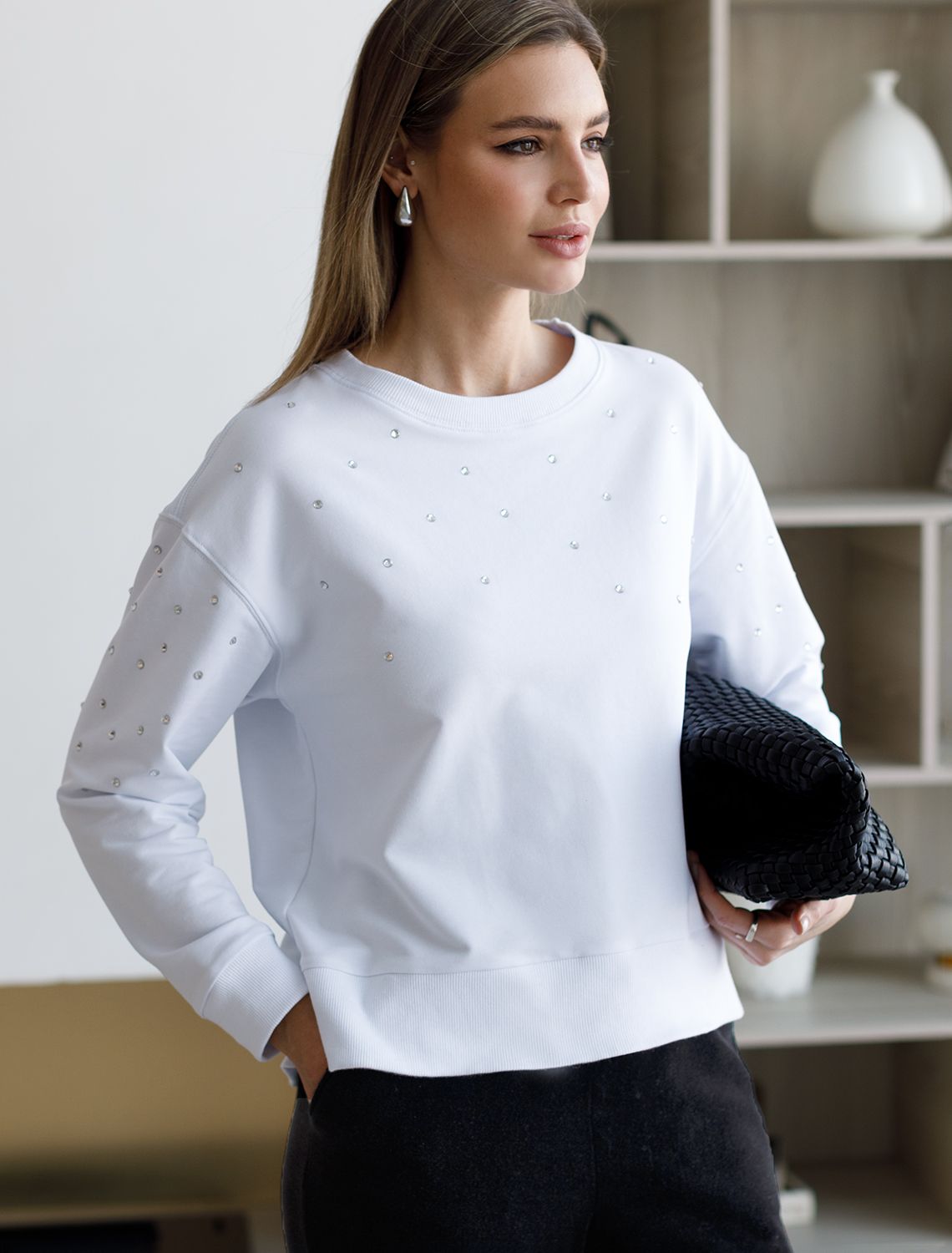 картинка Джемпер женский белый_стразы от магазина Одежда+
