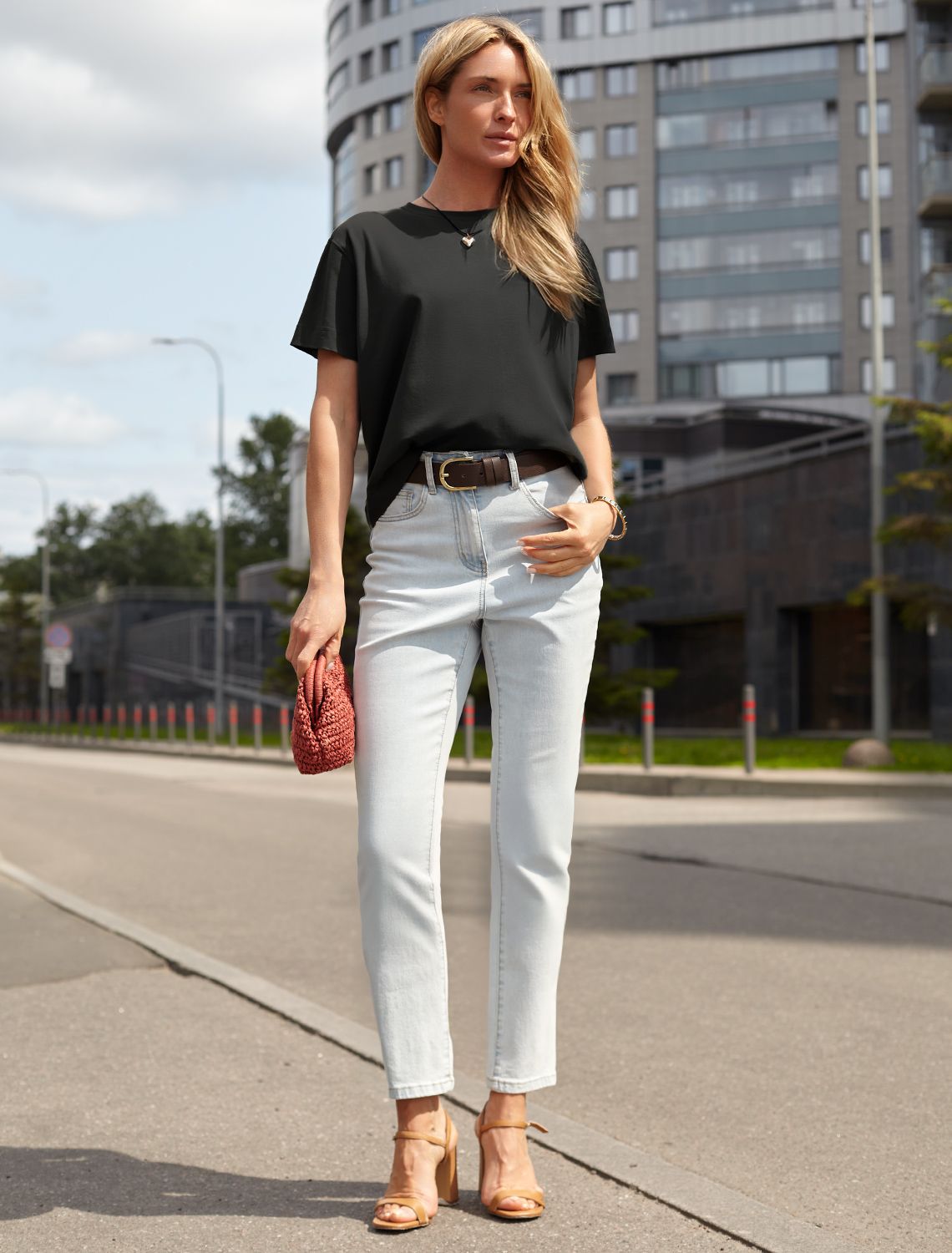 картинка Футболка женская черный от магазина Одежда+