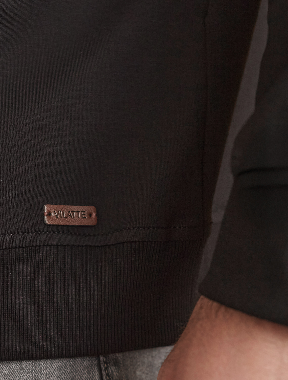 картинка Джемпер мужской черный магазин Одежда+ являющийся официальным дистрибьютором в России 