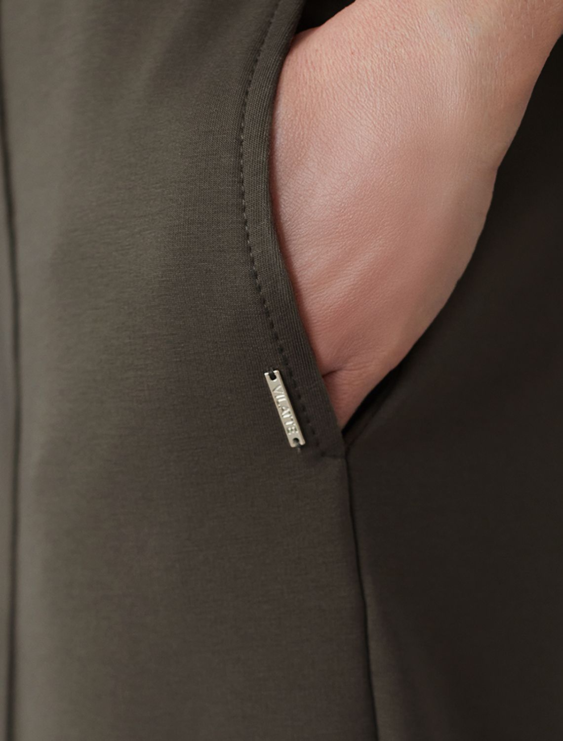 картинка Брюки женские хаки от магазина Одежда+