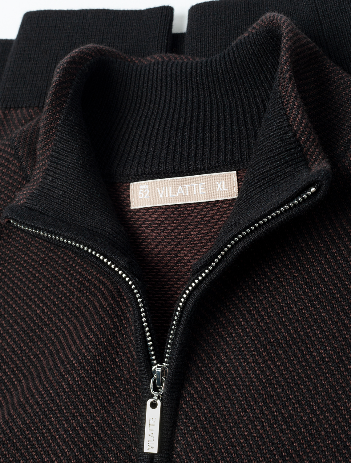 картинка Джемпер мужской черно-коричневый магазин Одежда+ являющийся официальным дистрибьютором в России 