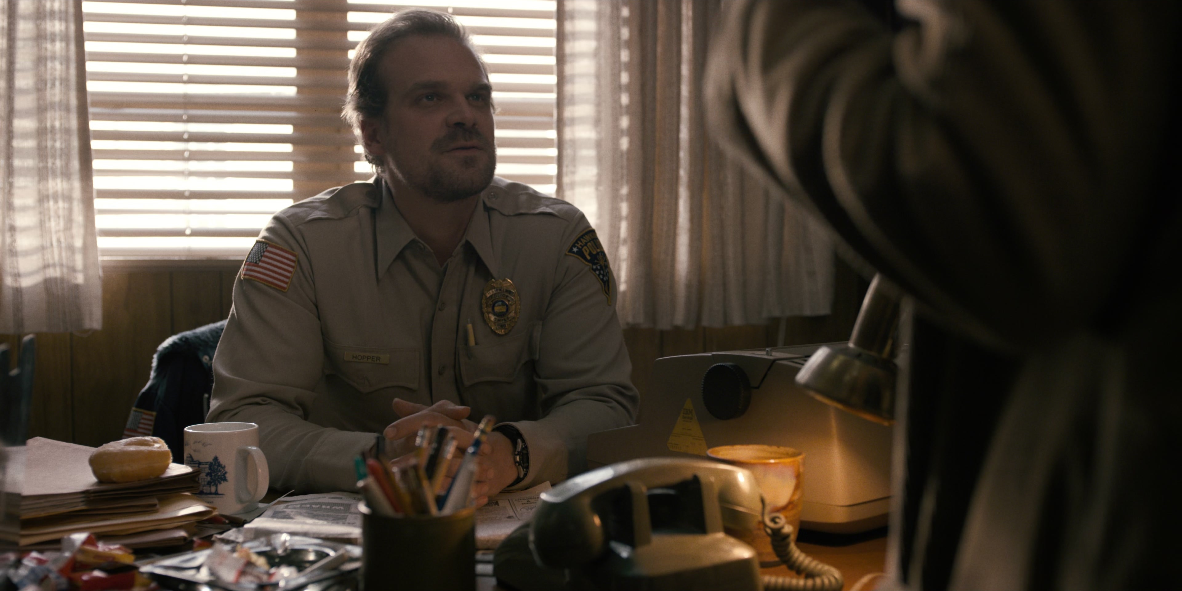 Stranger Things (2016), wide, 2.00:1 — film still