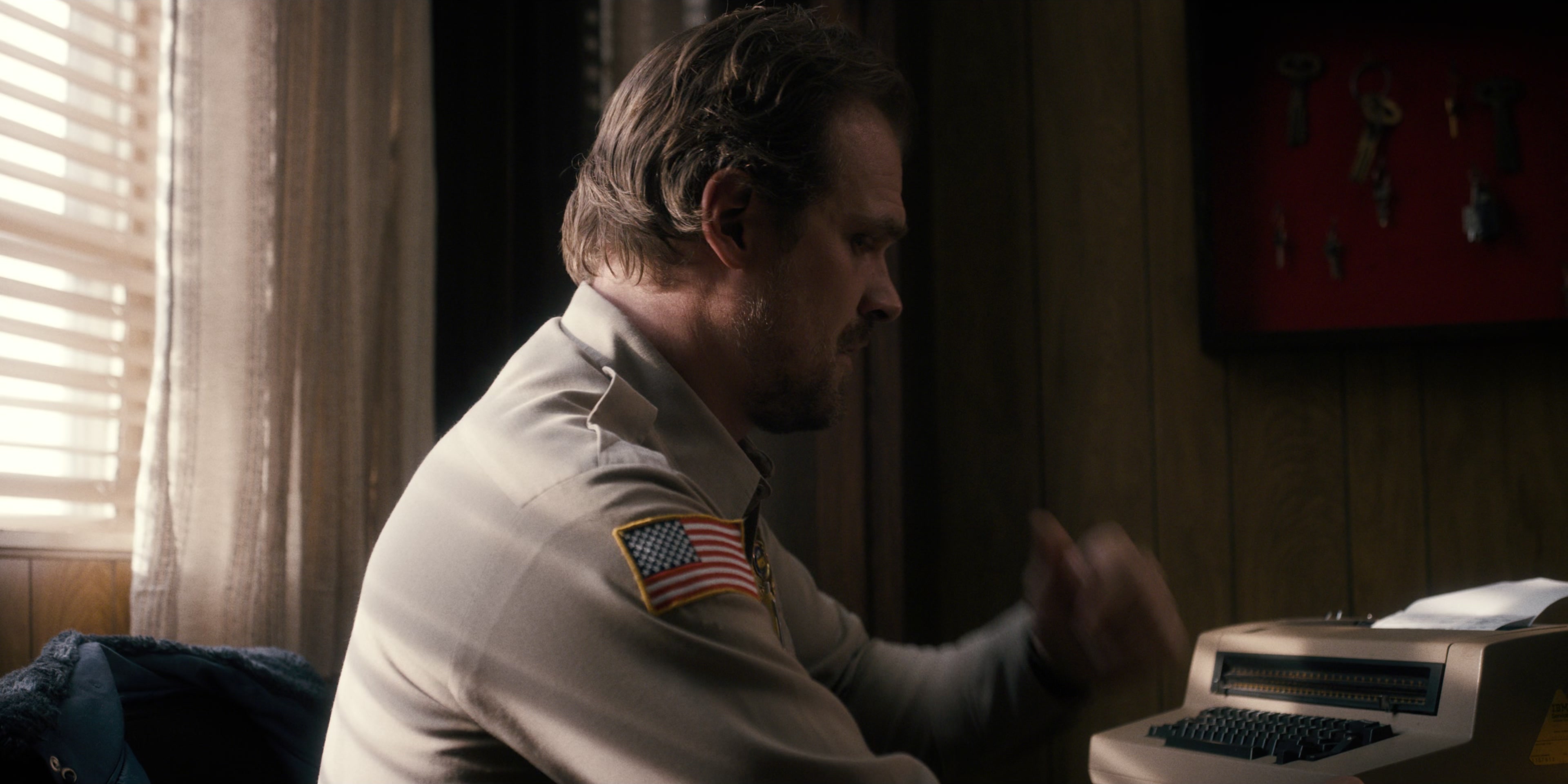 Stranger Things (2016), wide, 2.00:1 — film still